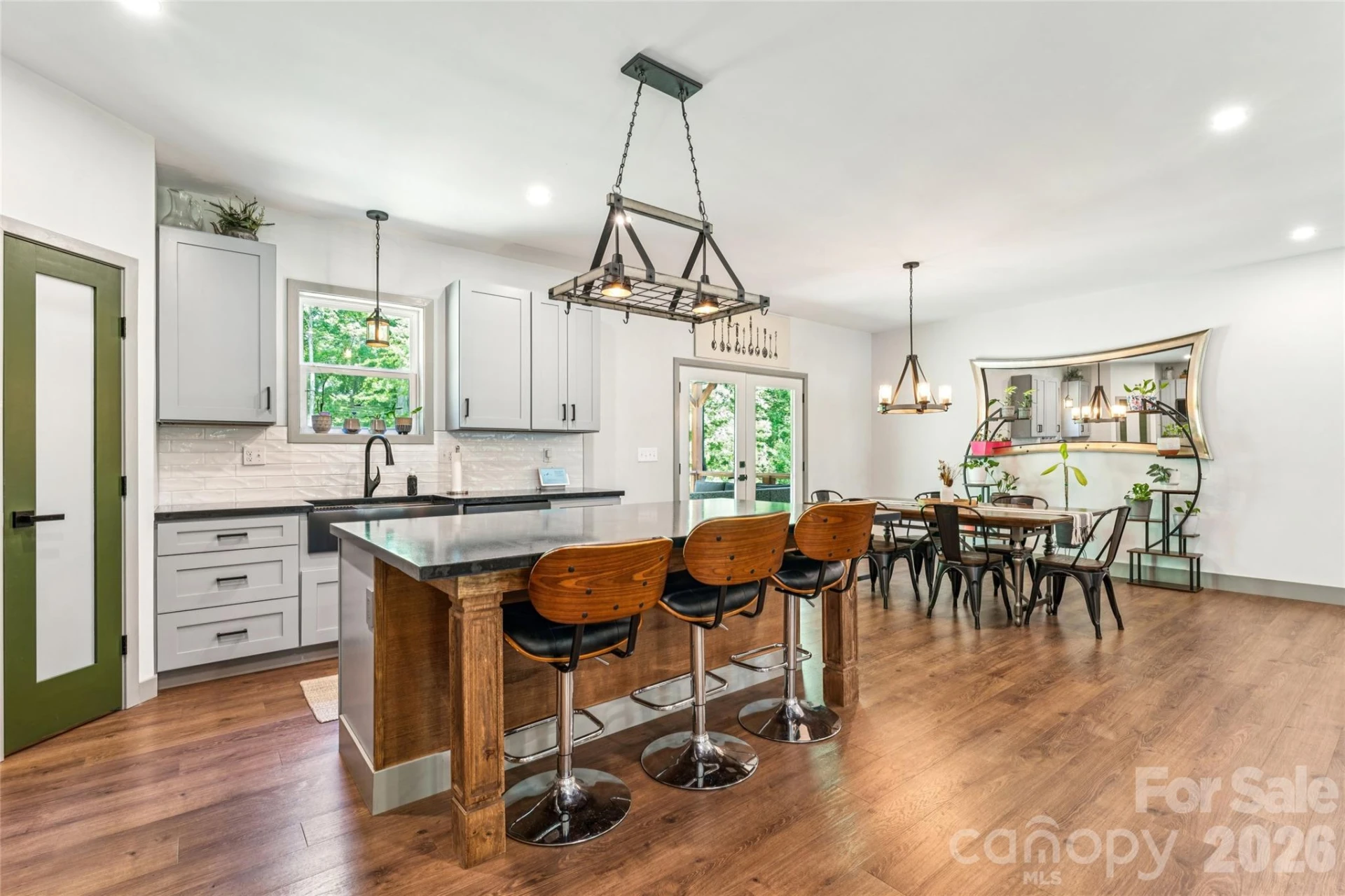 305 Robinson Avenue - Photo 11