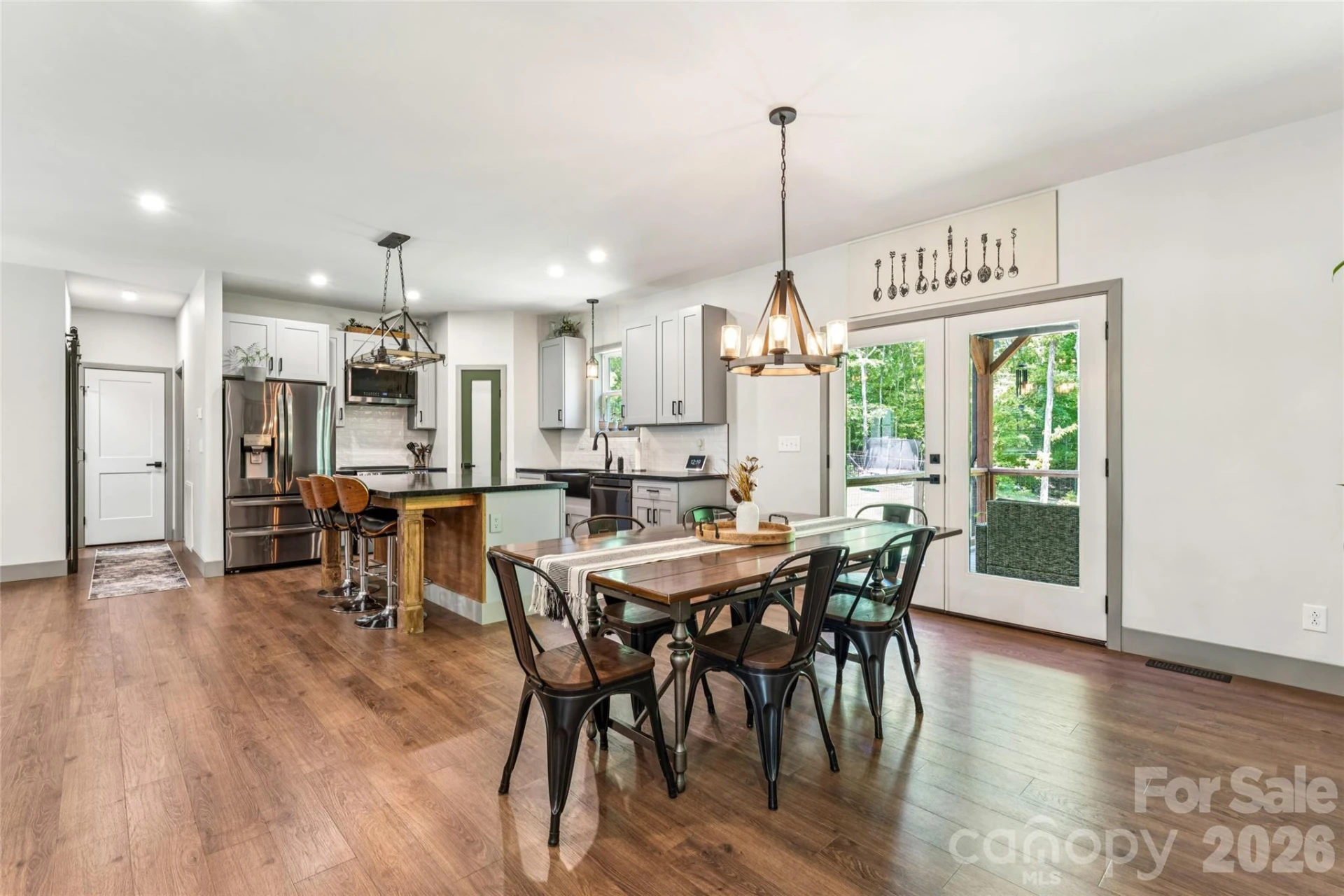 305 Robinson Avenue - Photo 13