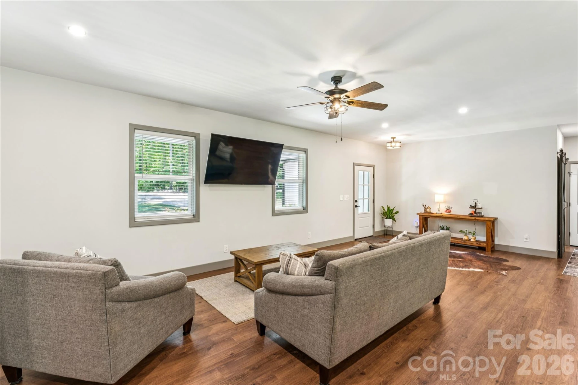 305 Robinson Avenue - Photo 17