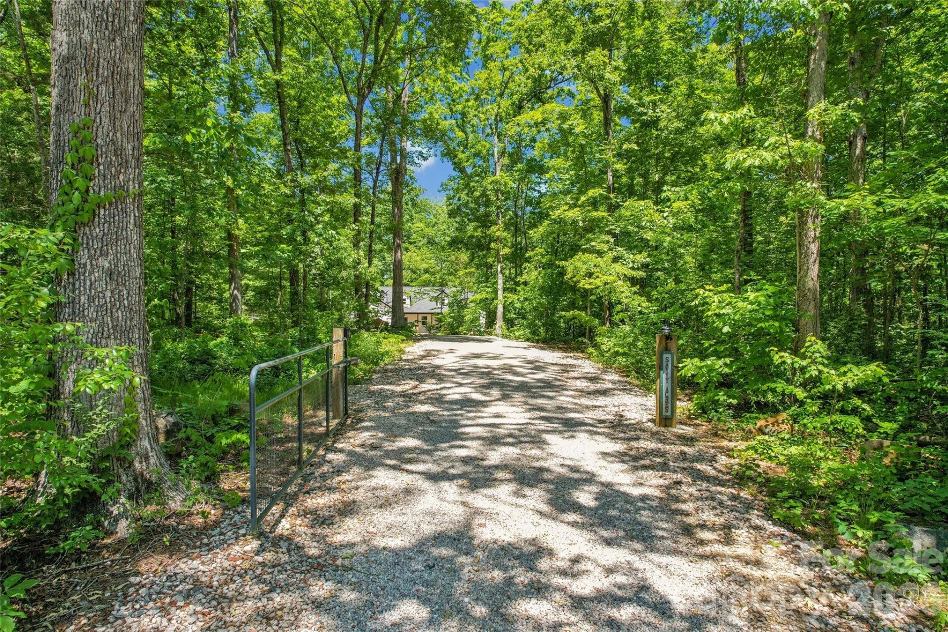 305 Robinson Avenue - Photo 37