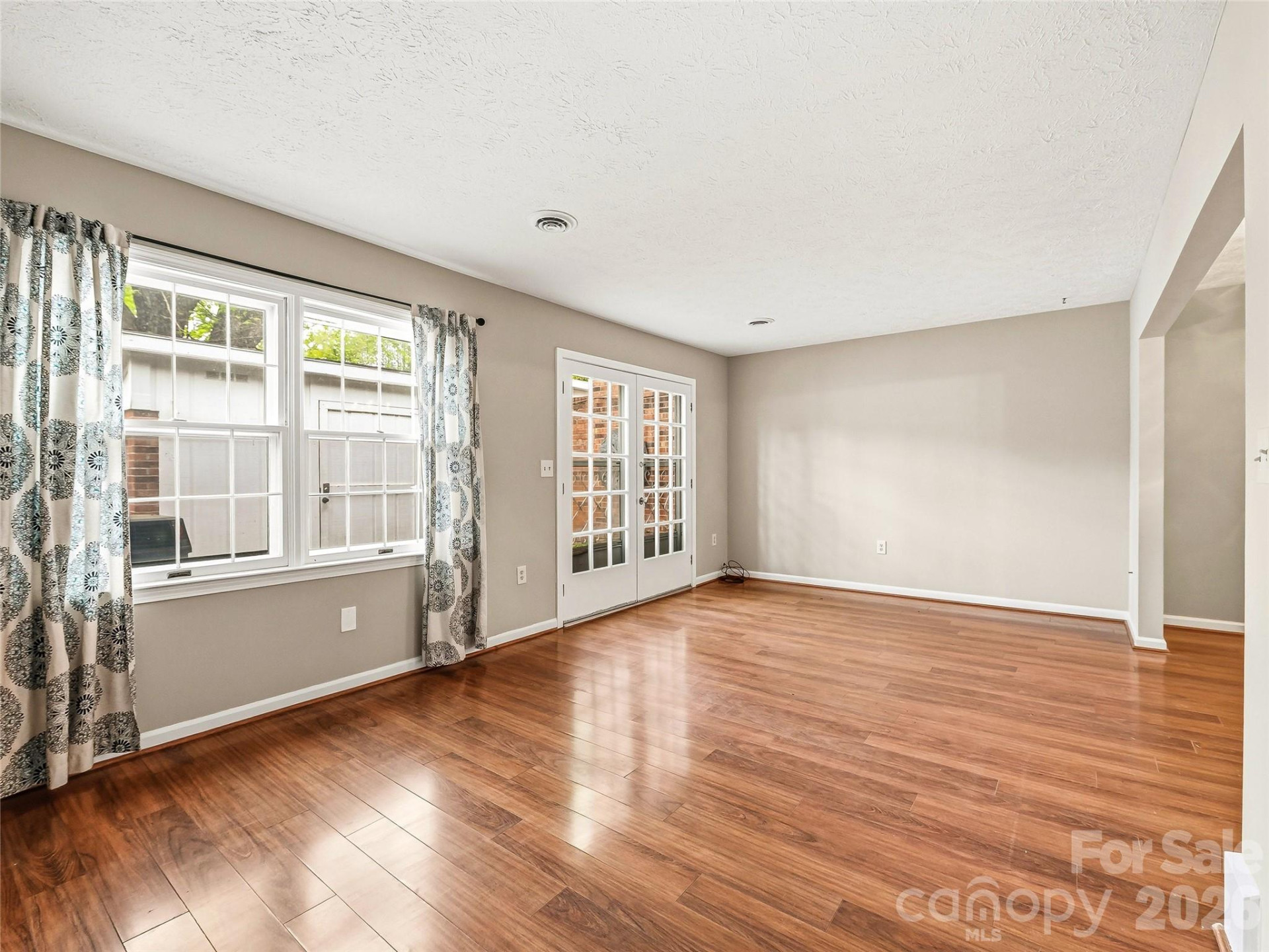 1409 Kensington Road #B6 - Photo 12