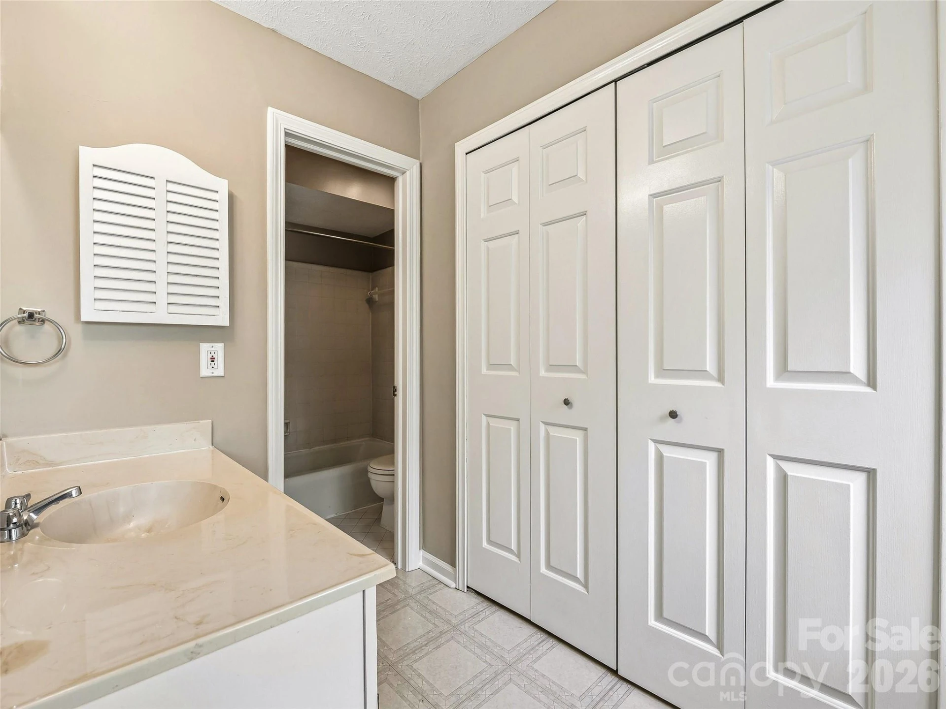 1409 Kensington Road #B6 - Photo 24