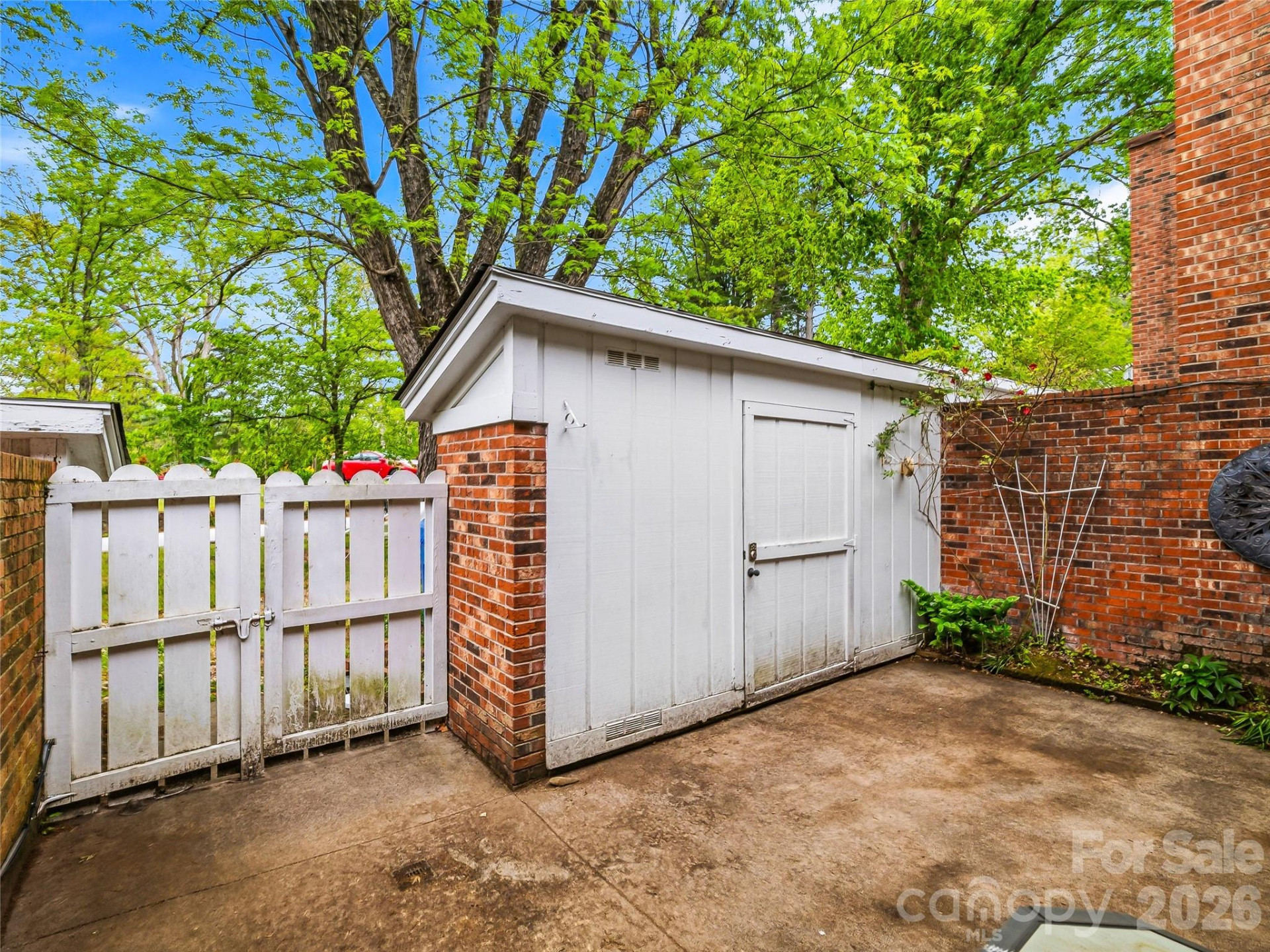 1409 Kensington Road #B6 - Photo 33