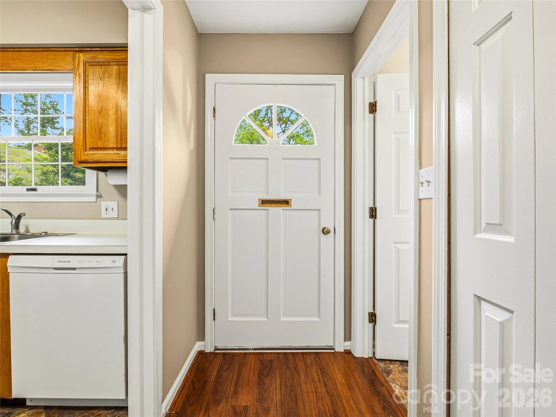 1409 Kensington Road #B6 - Photo 5