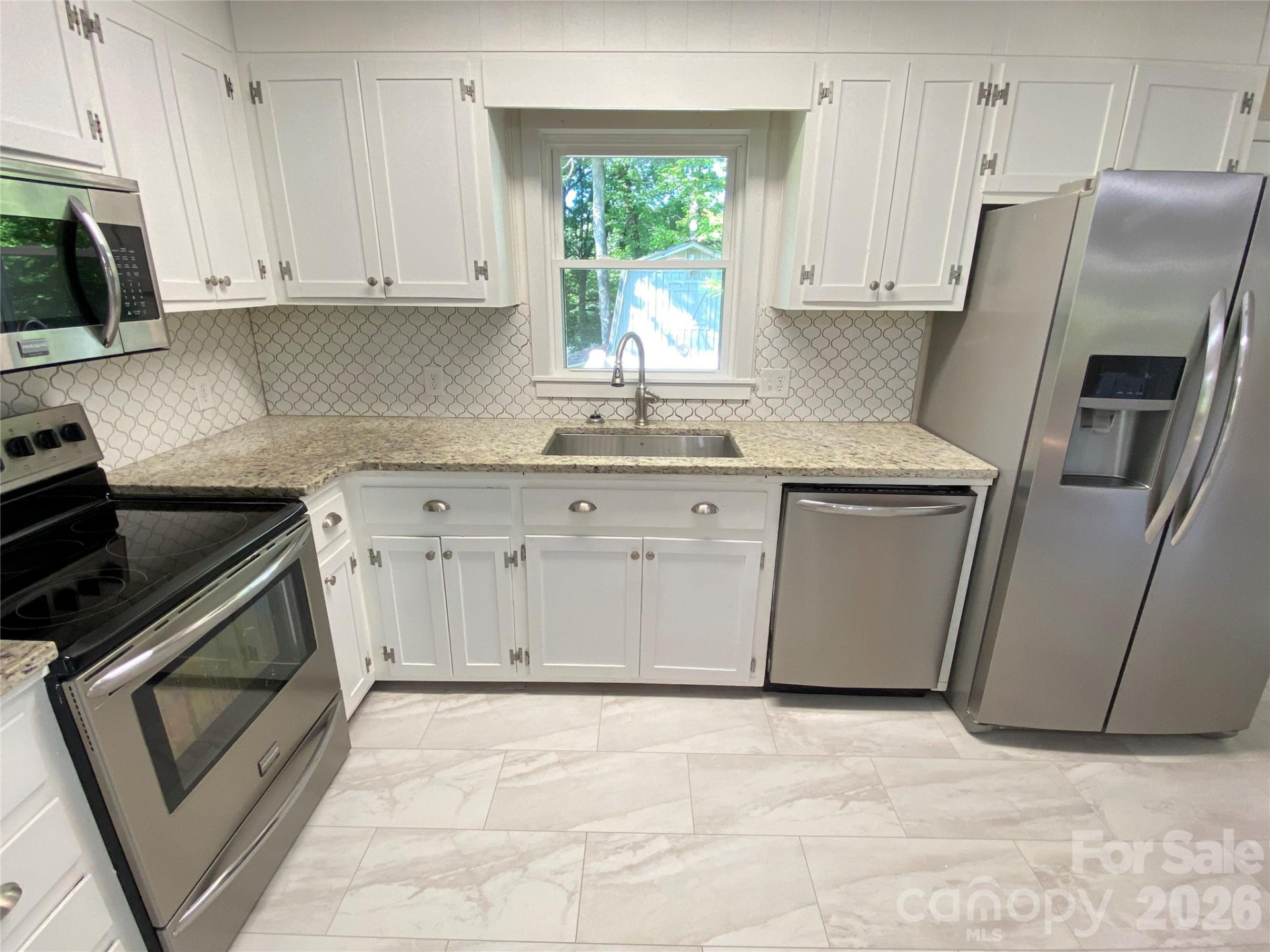 307 Maplewood Drive - Photo 12