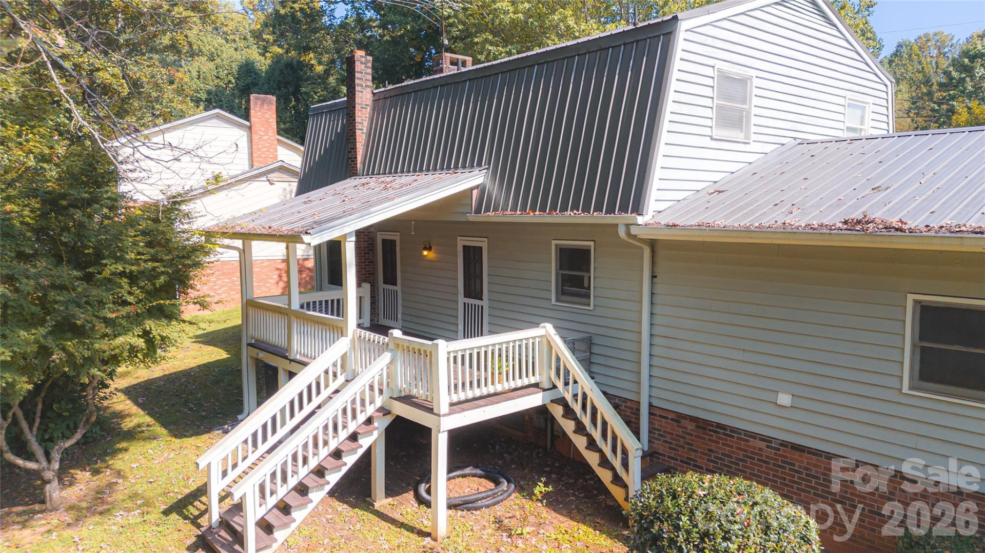 307 Maplewood Drive - Photo 3