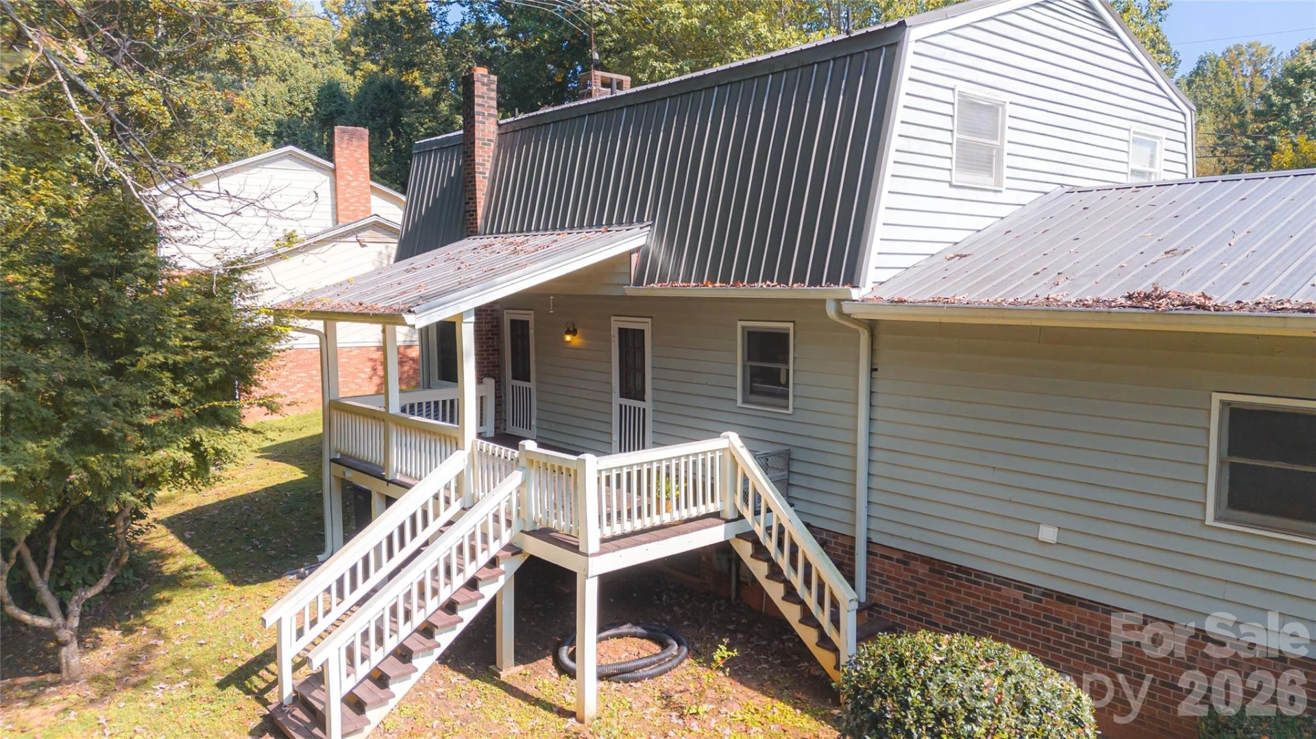 307 Maplewood Drive - Photo 3
