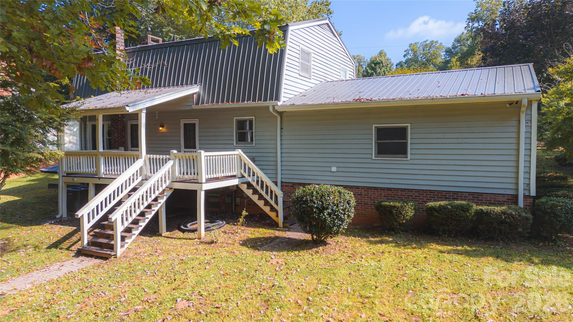 307 Maplewood Drive - Photo 5
