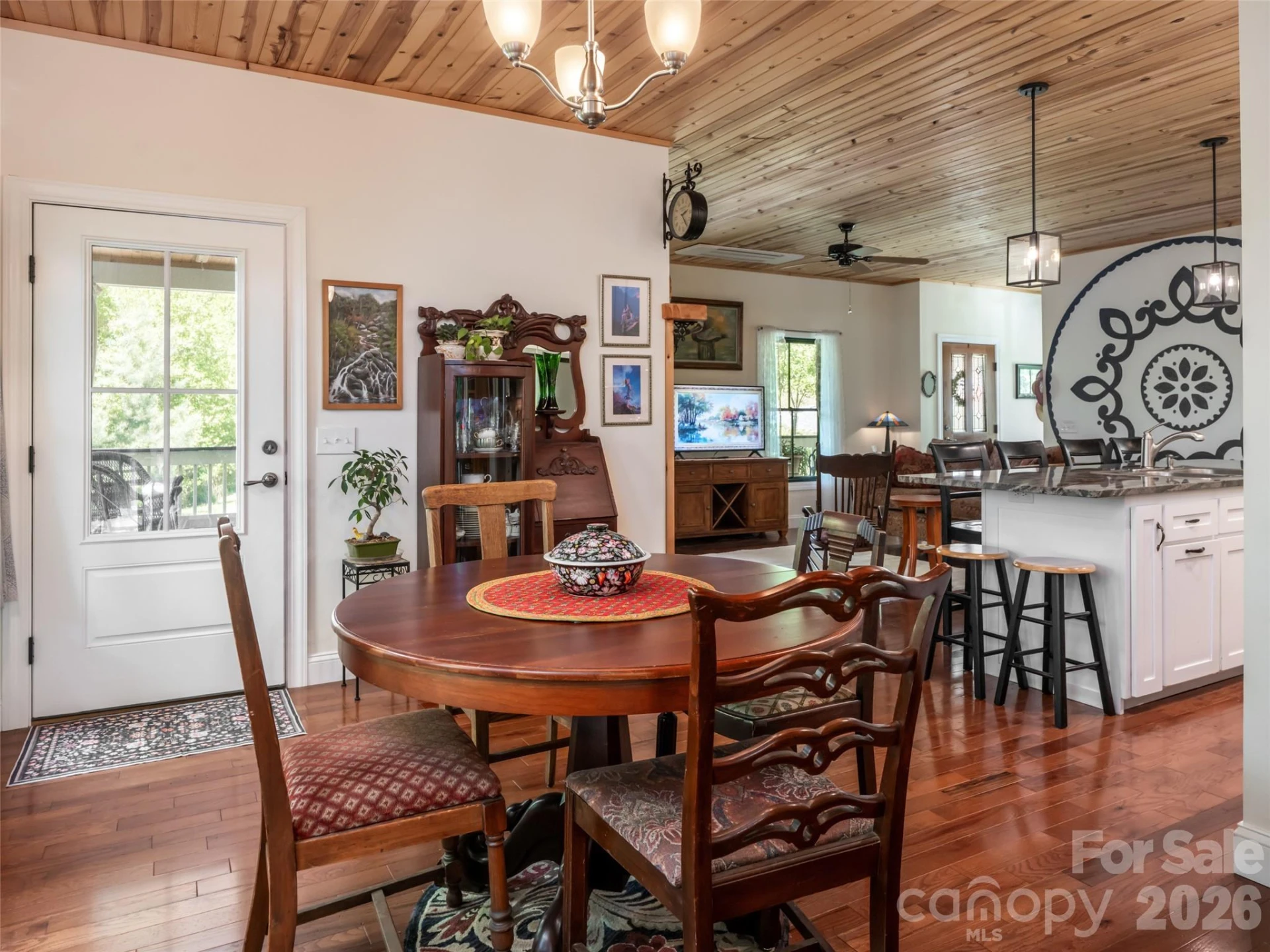 565 Bailey Street - Photo 14