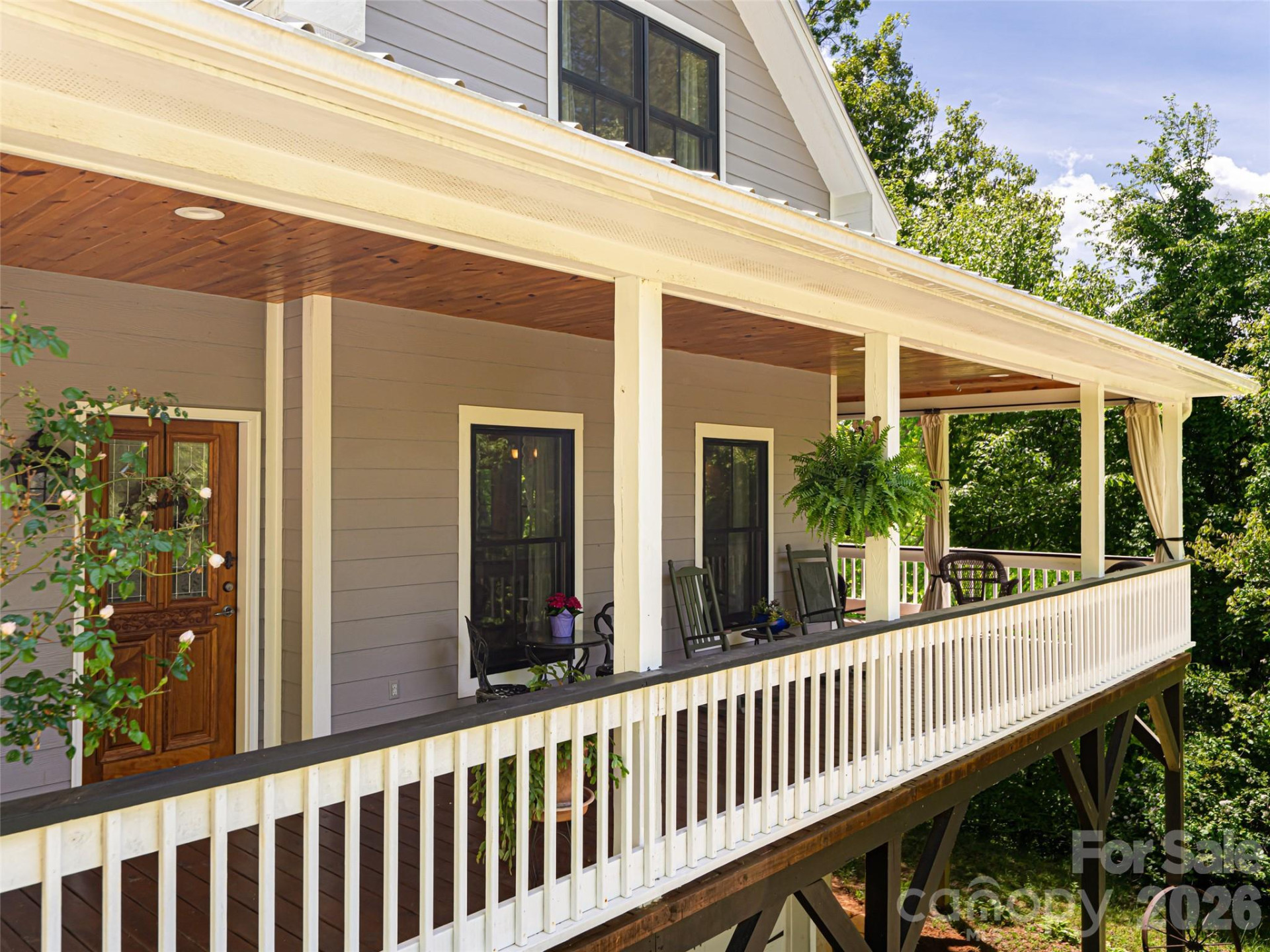 565 Bailey Street - Photo 3