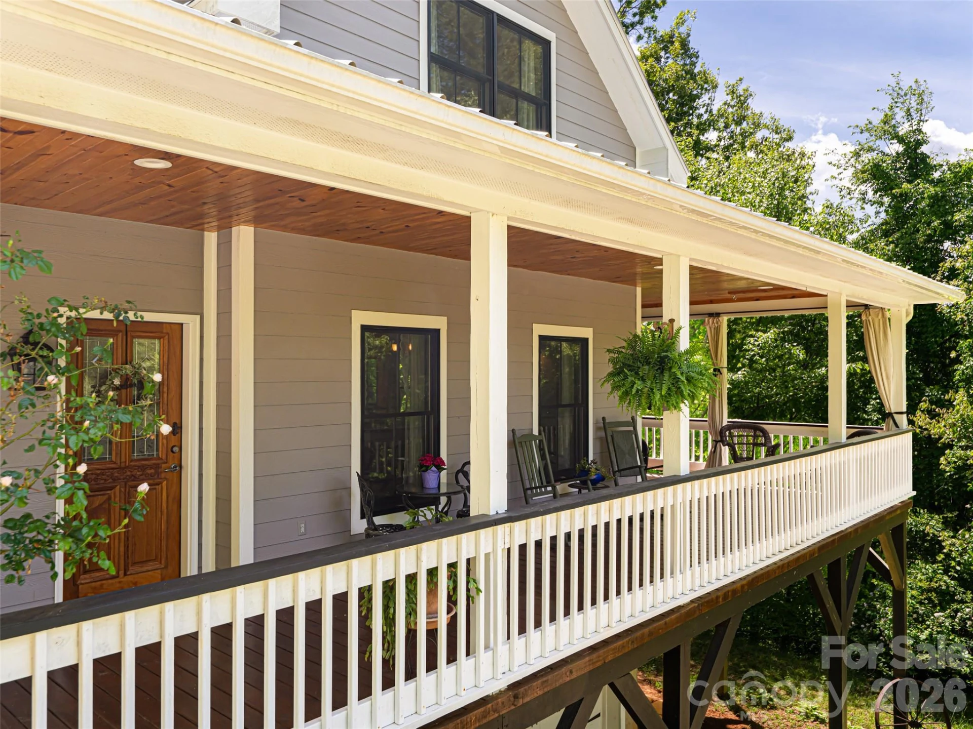 565 Bailey Street - Photo 3