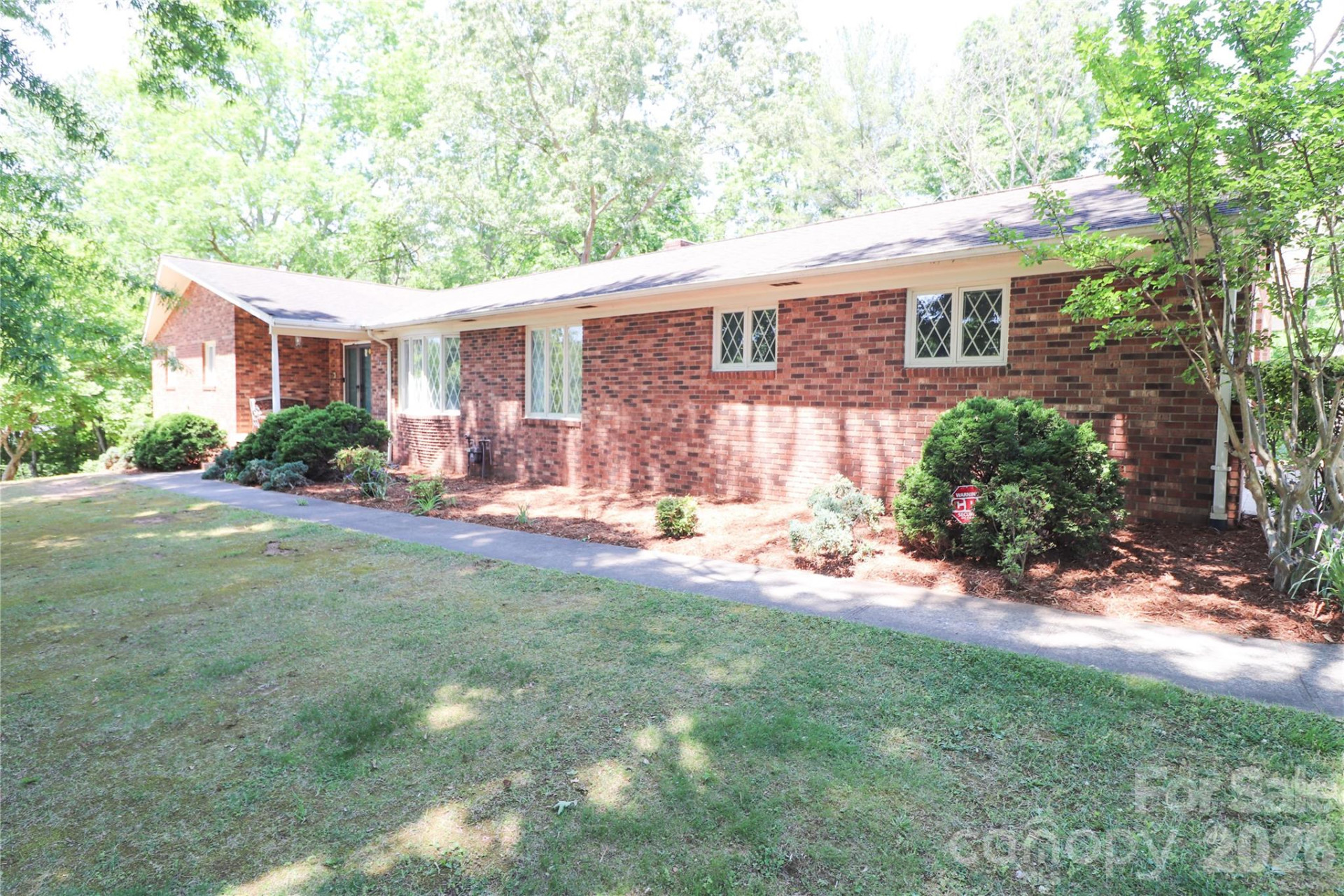 112 Forest Avenue - Photo 2