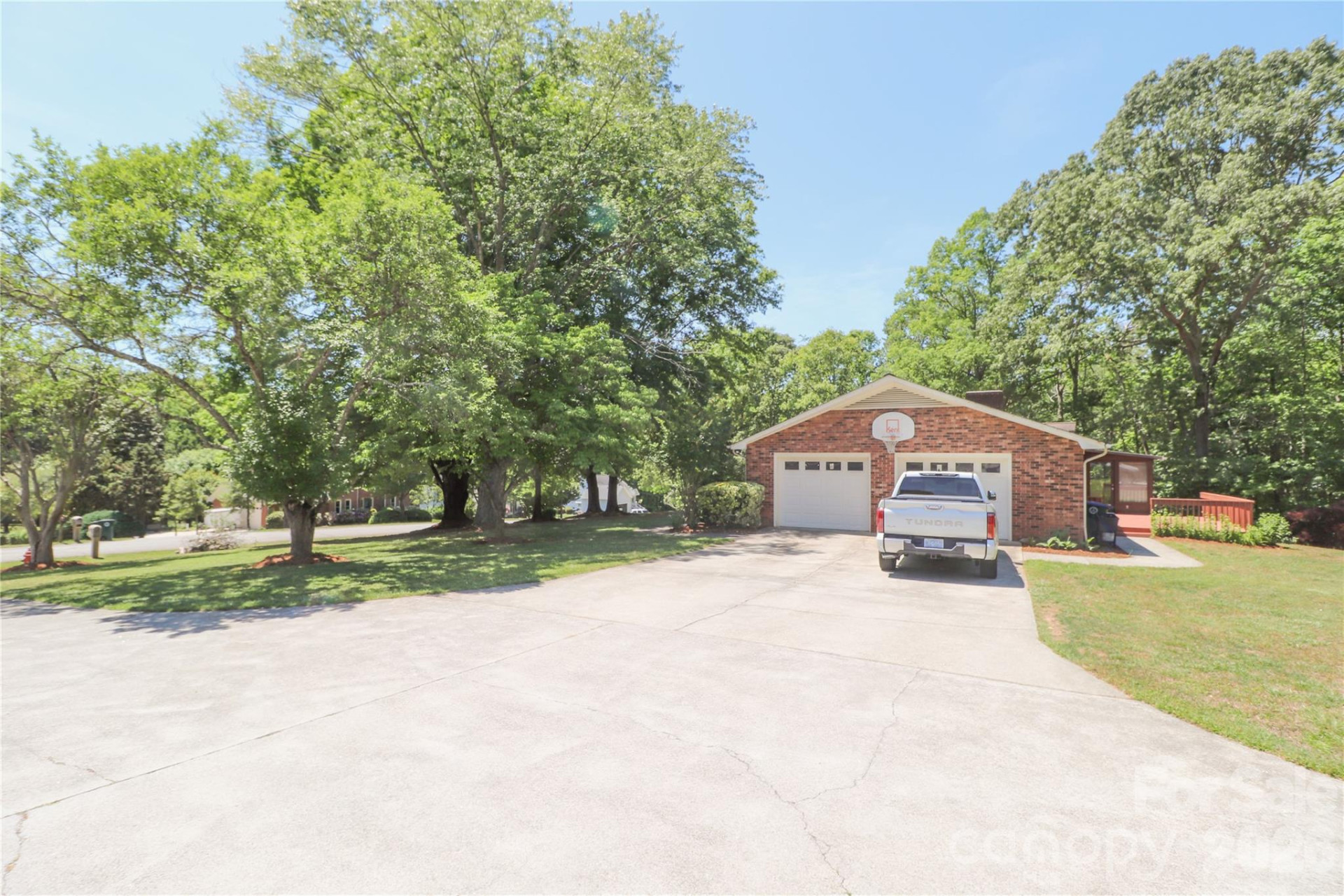 112 Forest Avenue - Photo 3