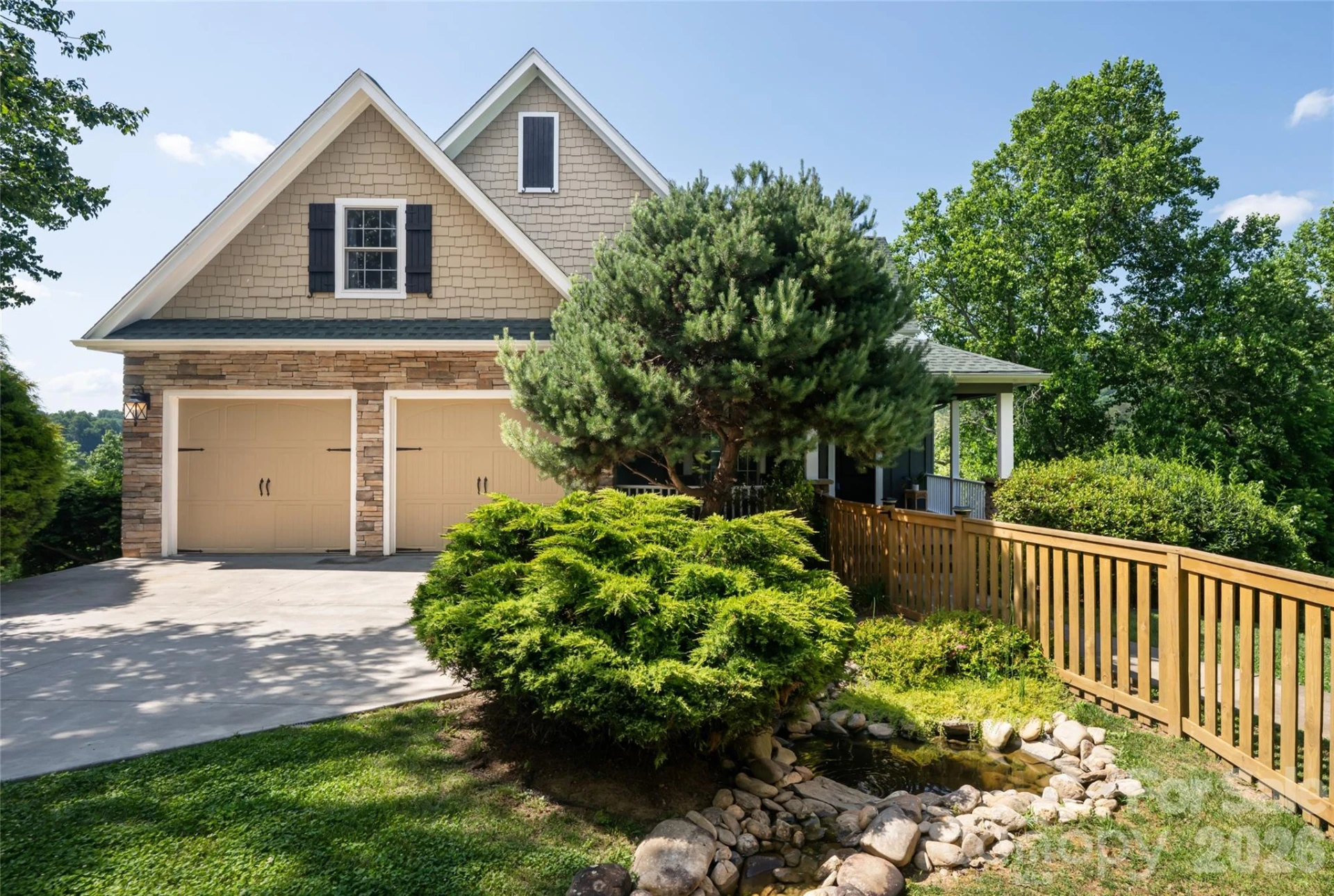 33 Bridle Path Drive - Photo 2
