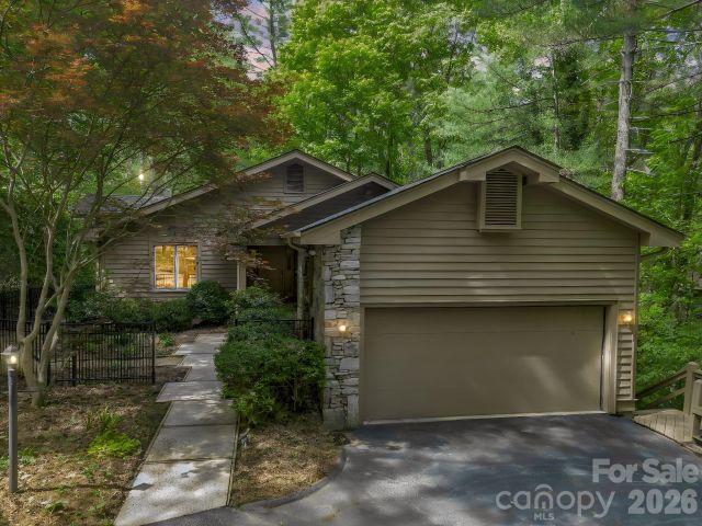 118 Timber Creek Road, Hendersonville, NC, 28739