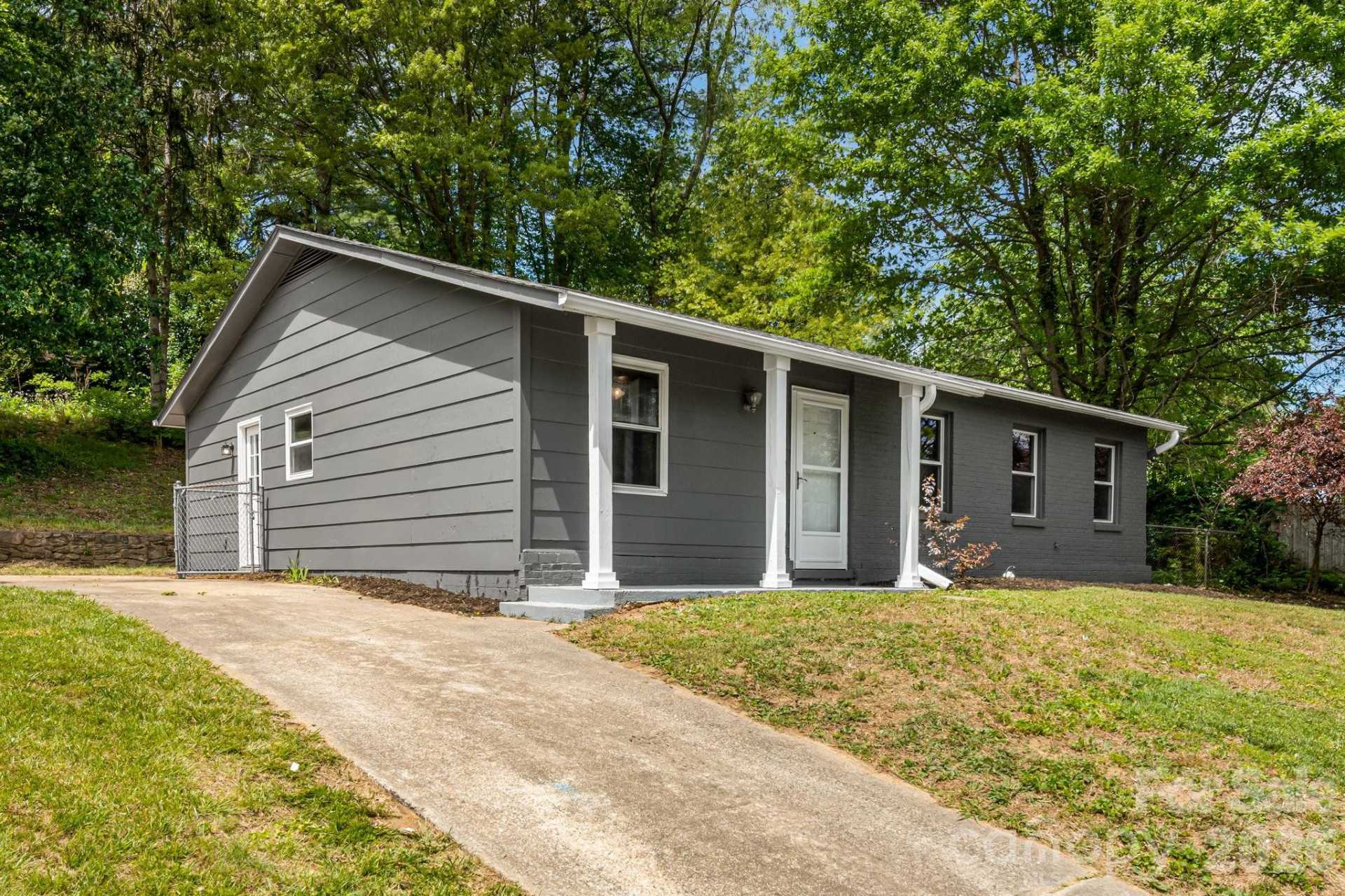 82 Lees Creek Road - Photo 2