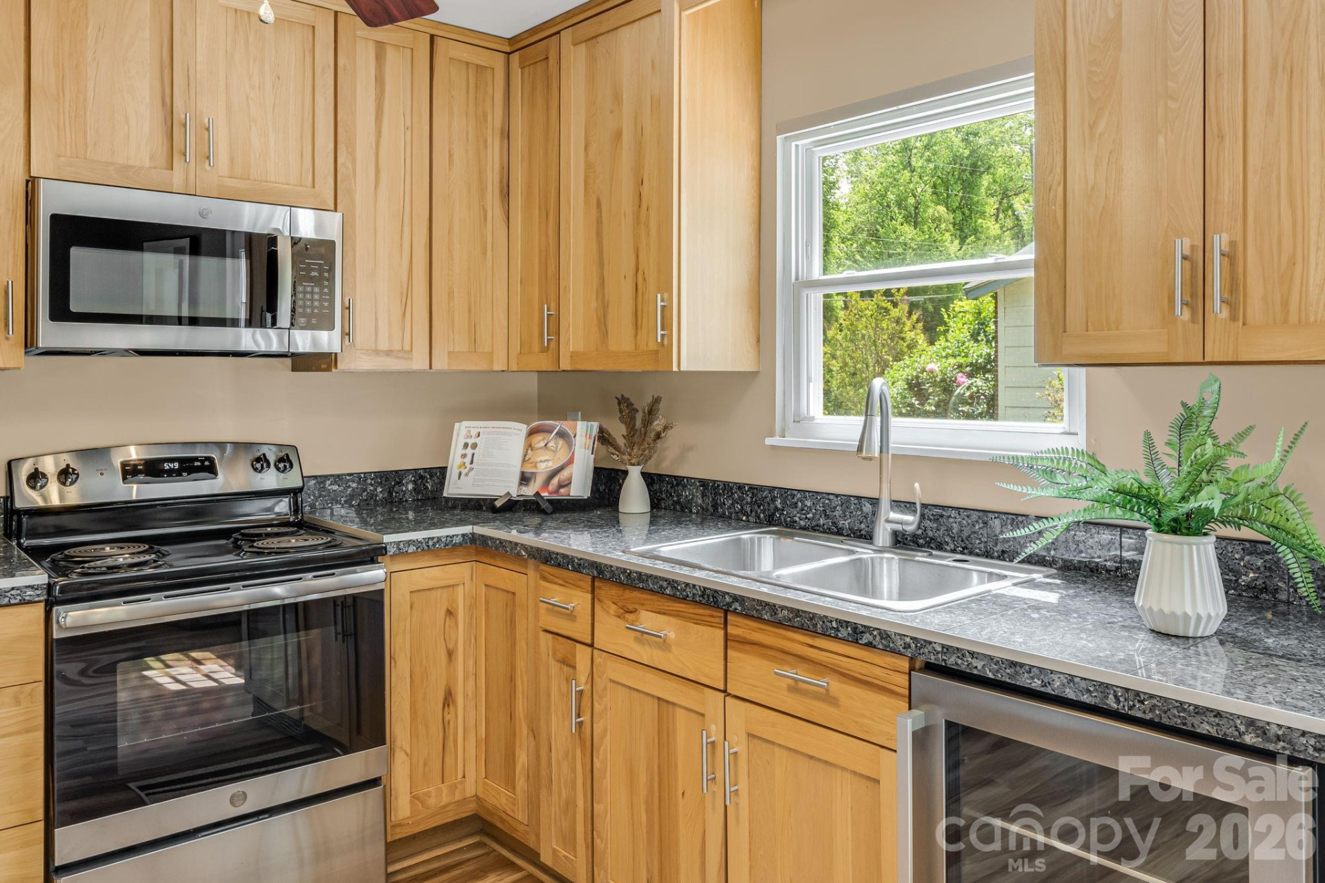 82 Lees Creek Road - Photo 12