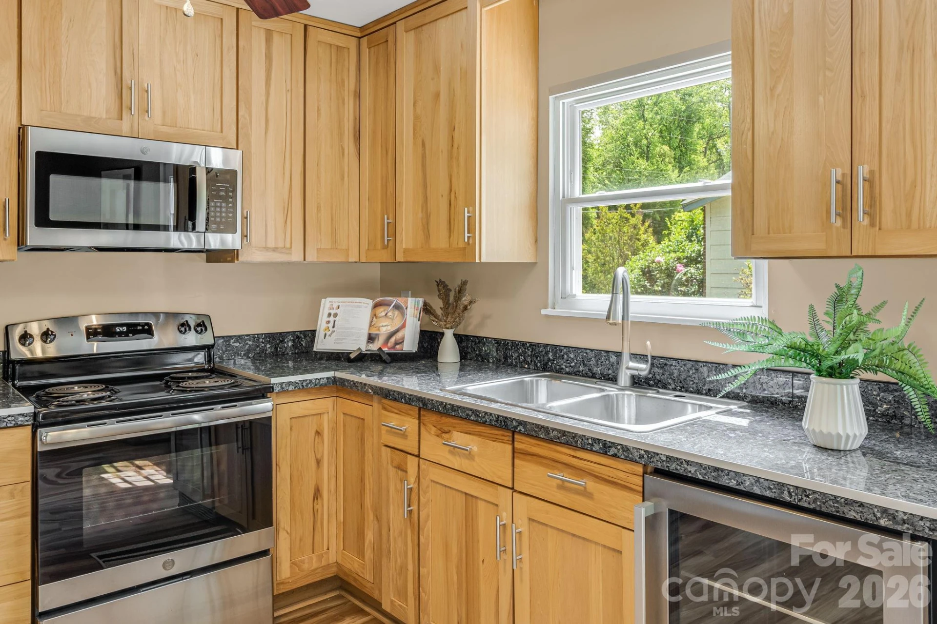 82 Lees Creek Road - Photo 12