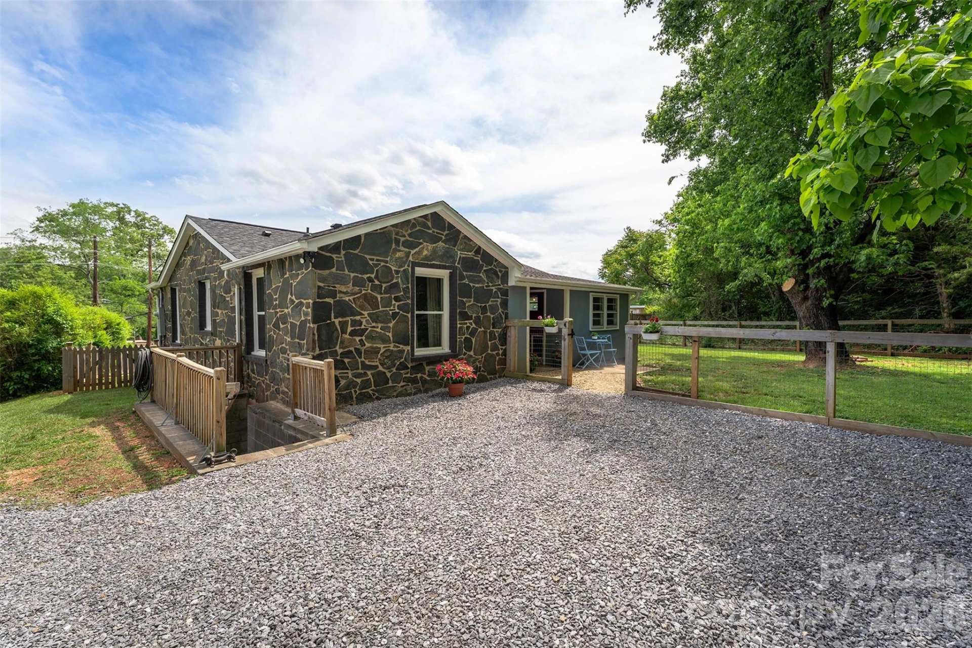 477 Emma Road - Photo 26