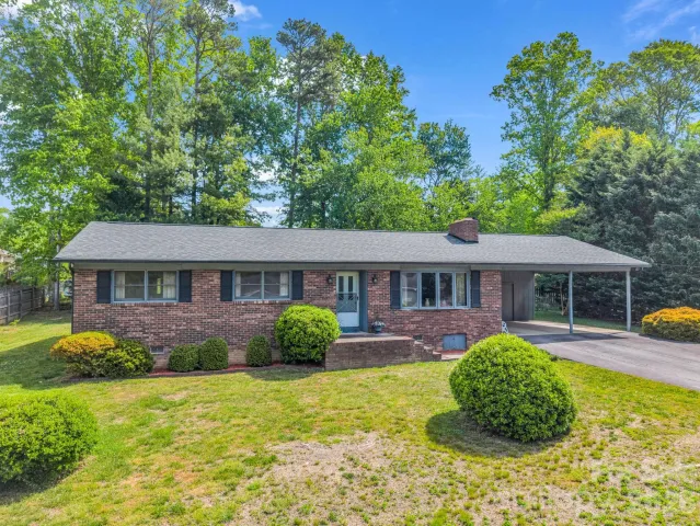 121 Greenfield Lane