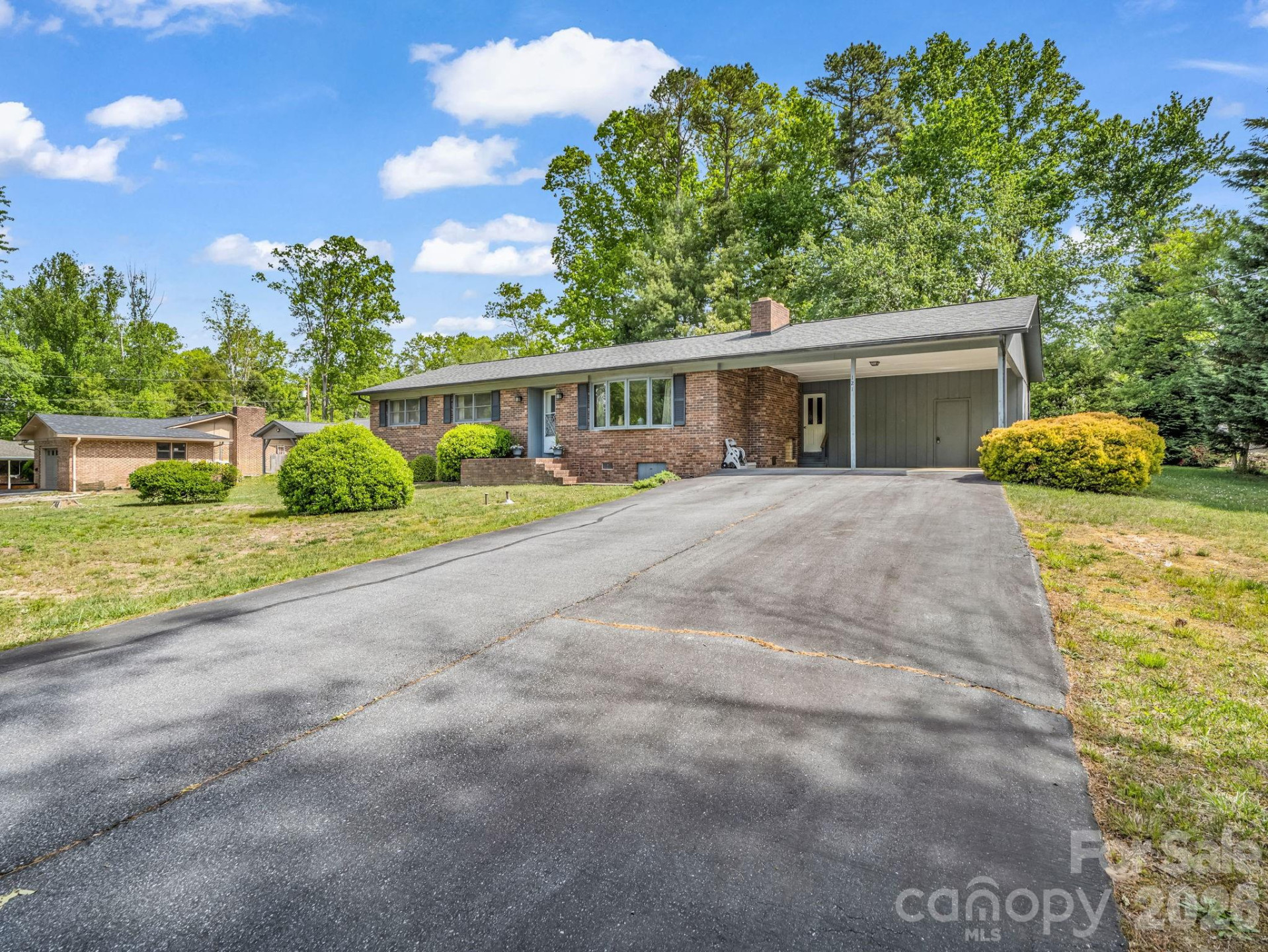 121 Greenfield Lane - Photo 5