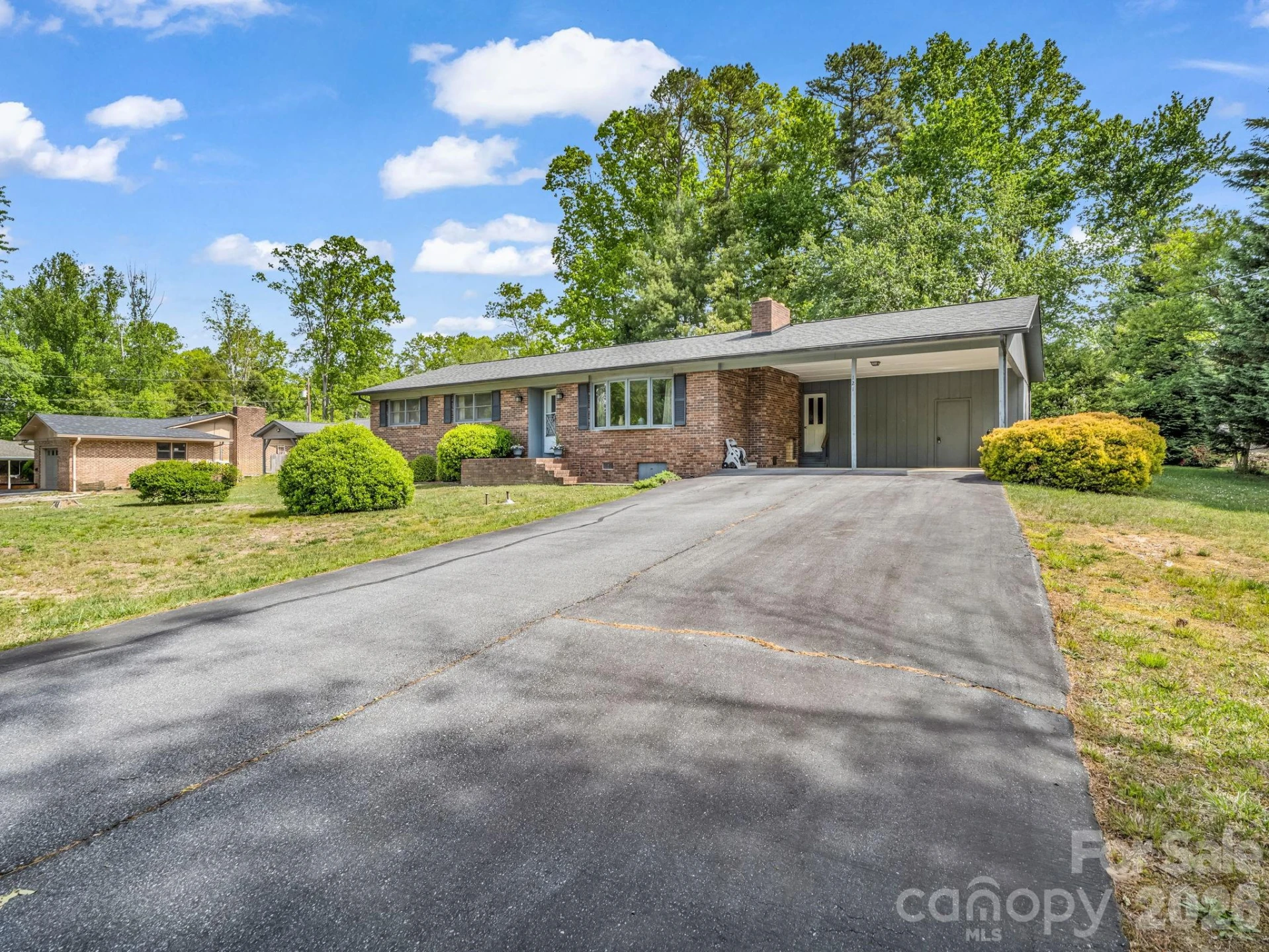 121 Greenfield Lane - Photo 5