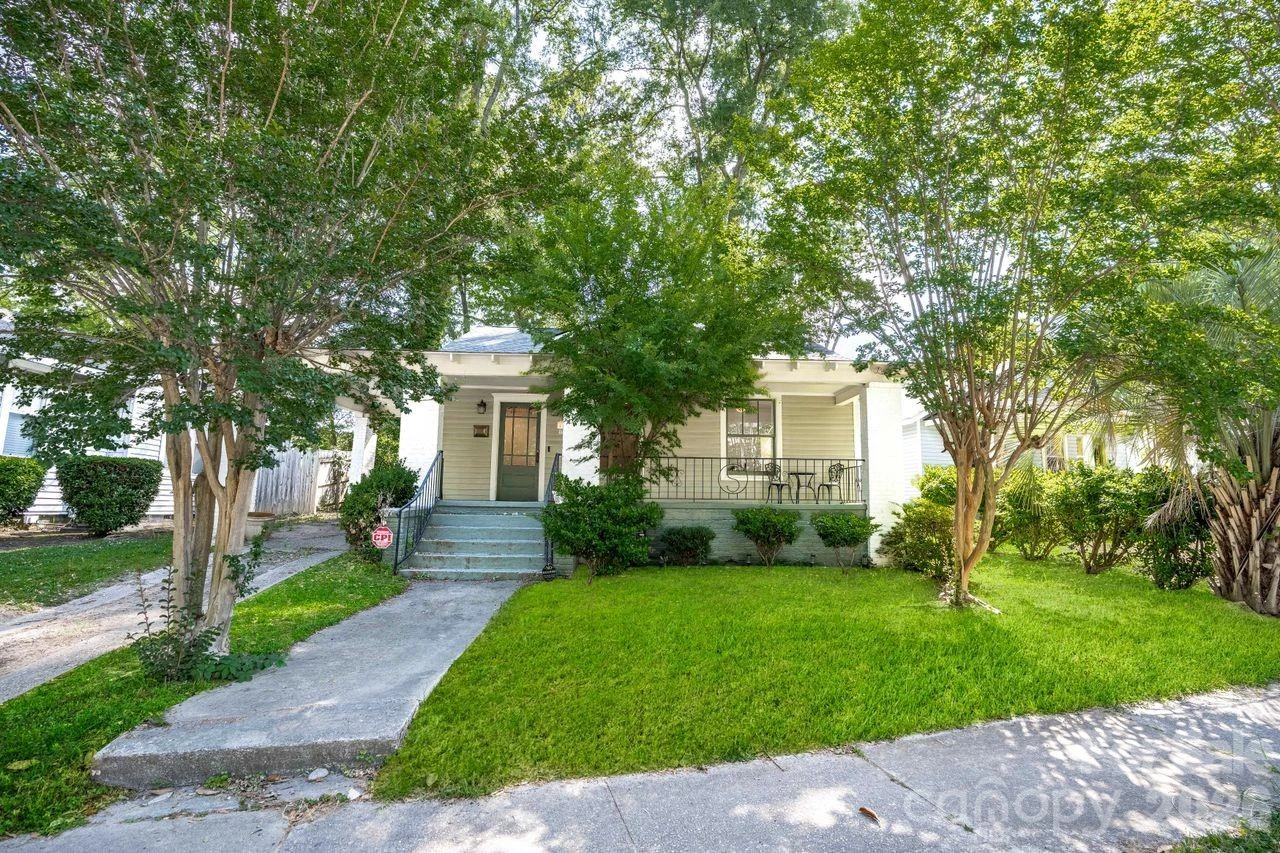 2418 Clark Street - Photo 2