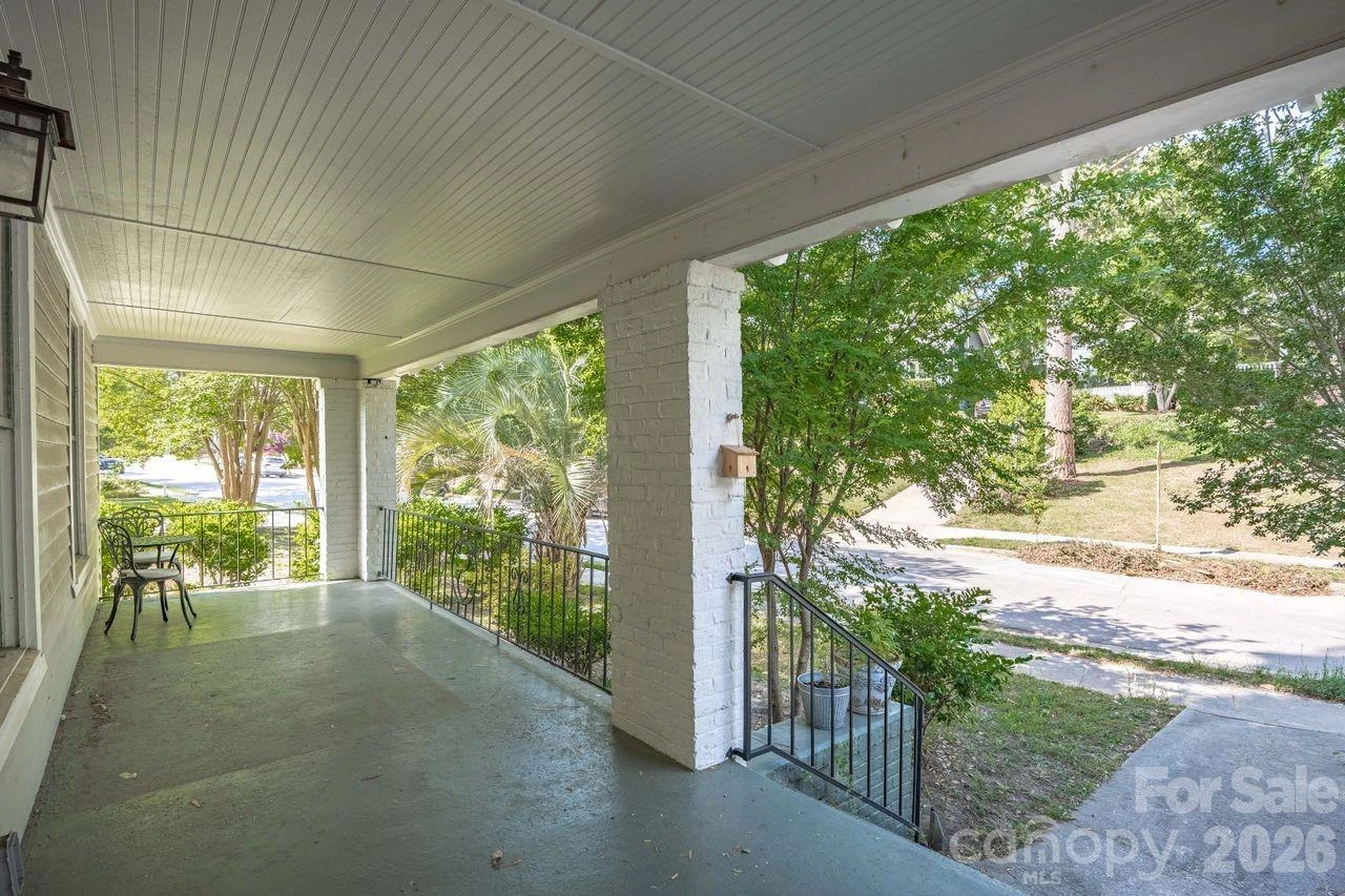 2418 Clark Street - Photo 4