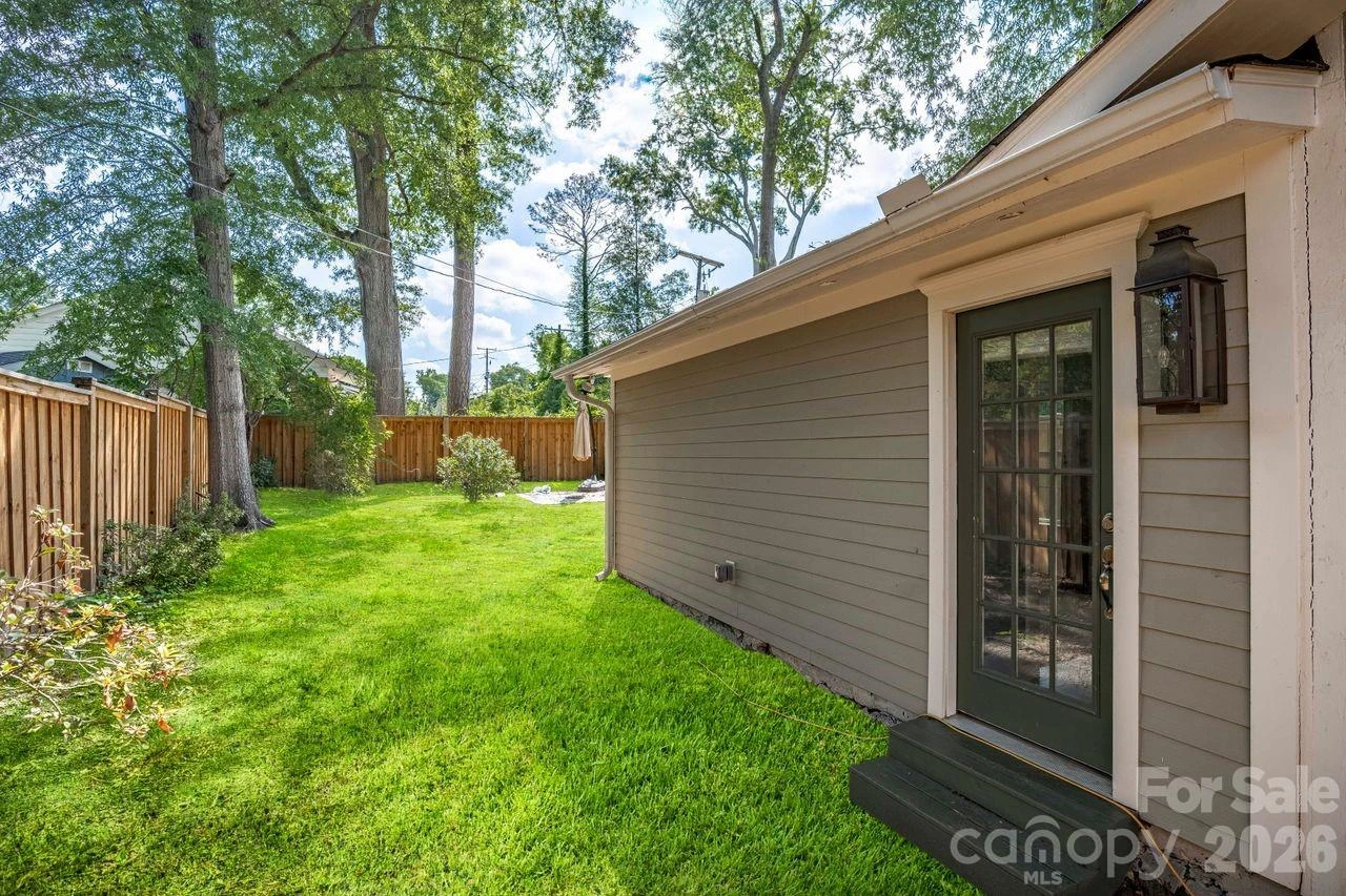 2418 Clark Street - Photo 36