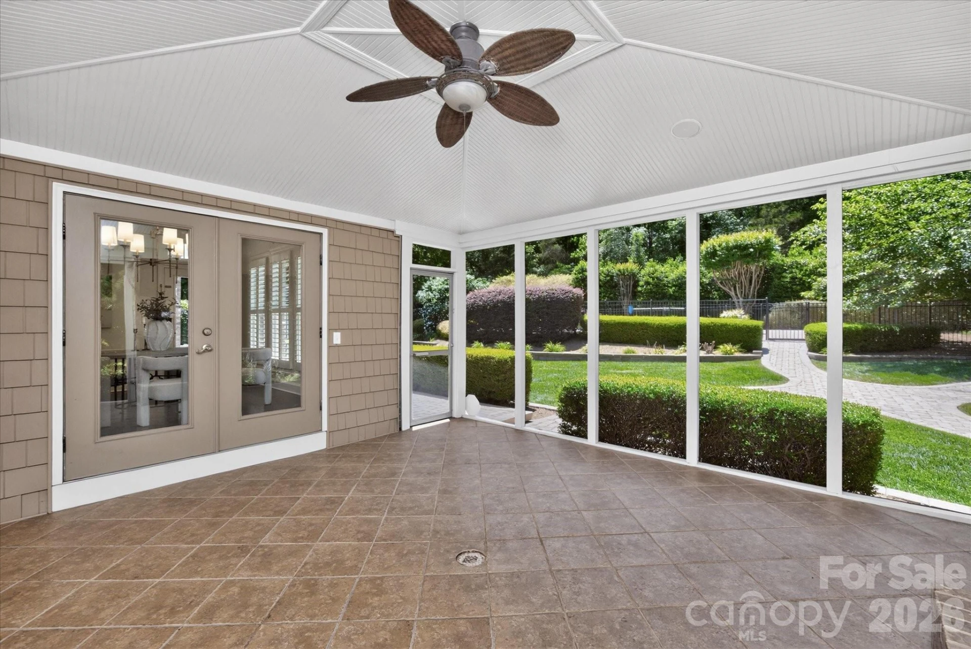 9223 Skipaway Drive - Photo 14