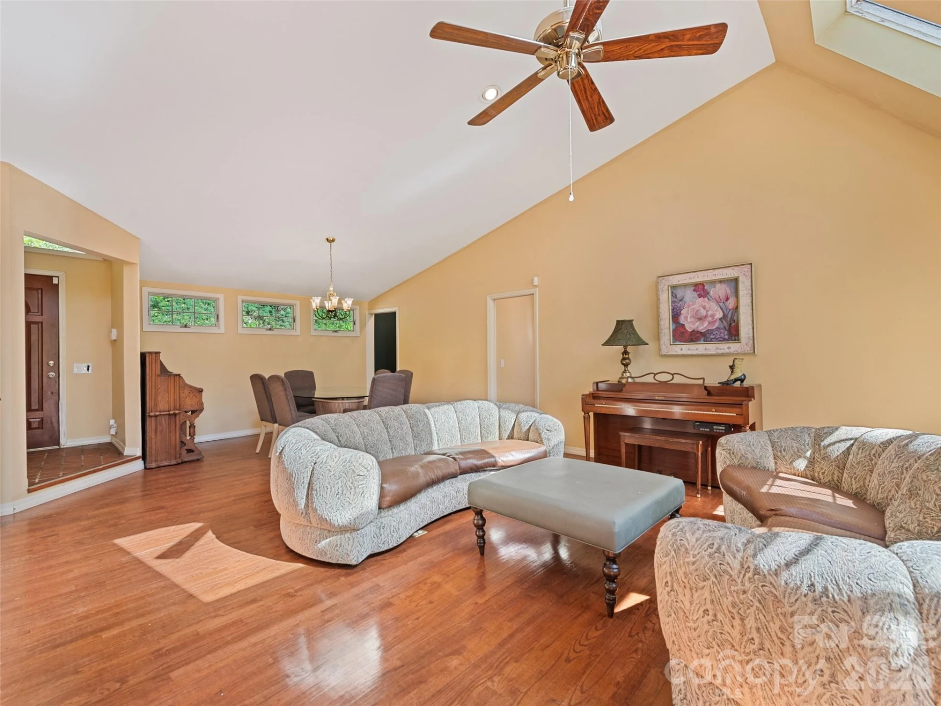 969 Mountain View Drive - Photo 3