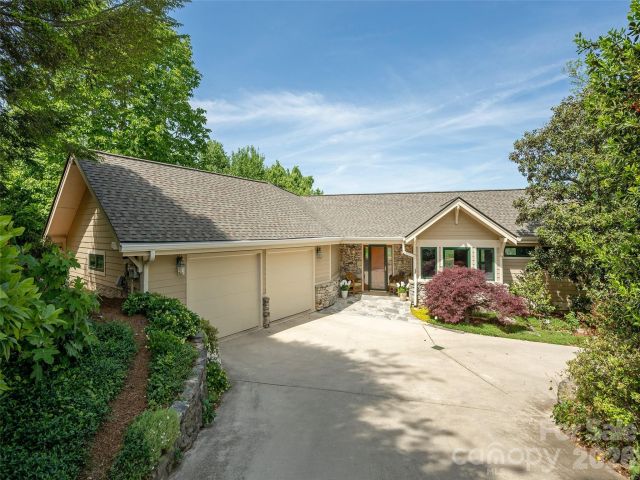 35 Carriage Forest Court, Hendersonville, NC, 28791
