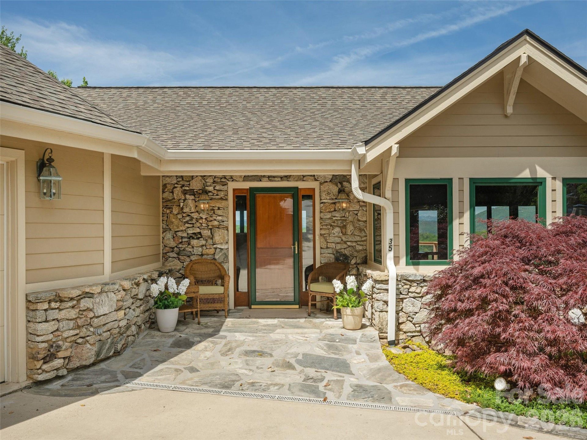 35 Carriage Forest Court - Photo 2