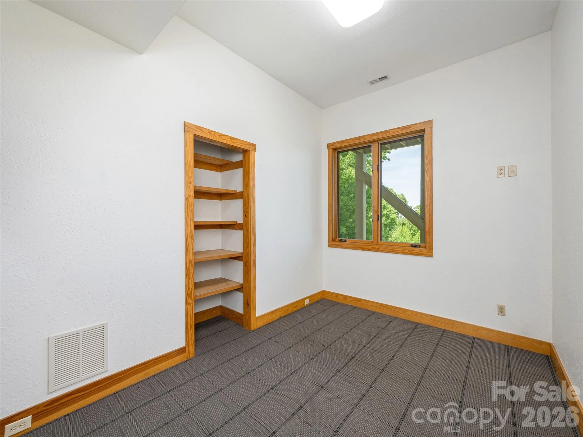 35 Carriage Forest Court - Photo 36