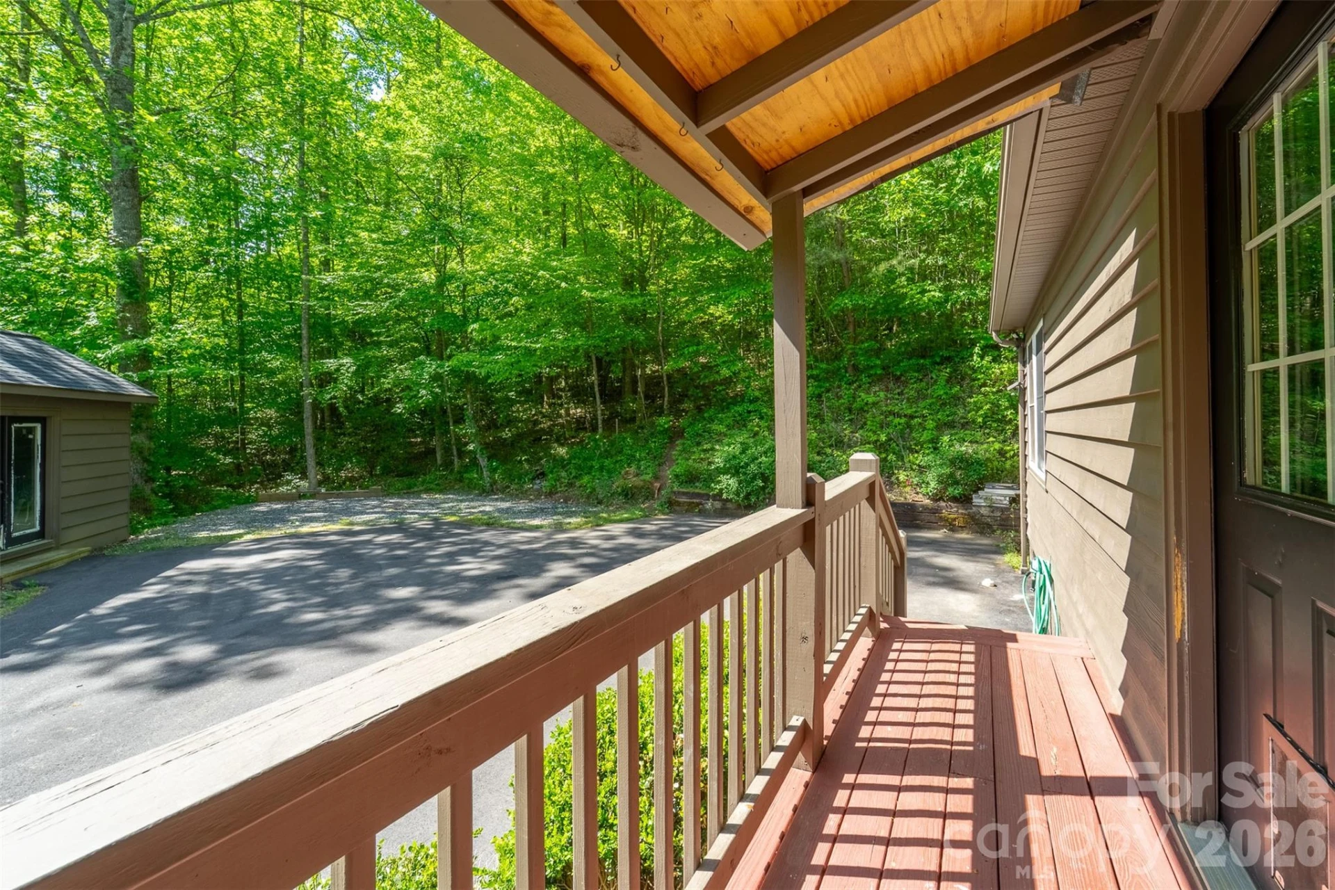 110 Wyoming Drive - Photo 2