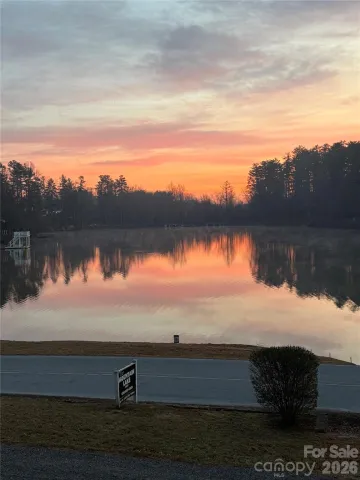 189 Oscelake Way, Hendersonville, NC, 28739