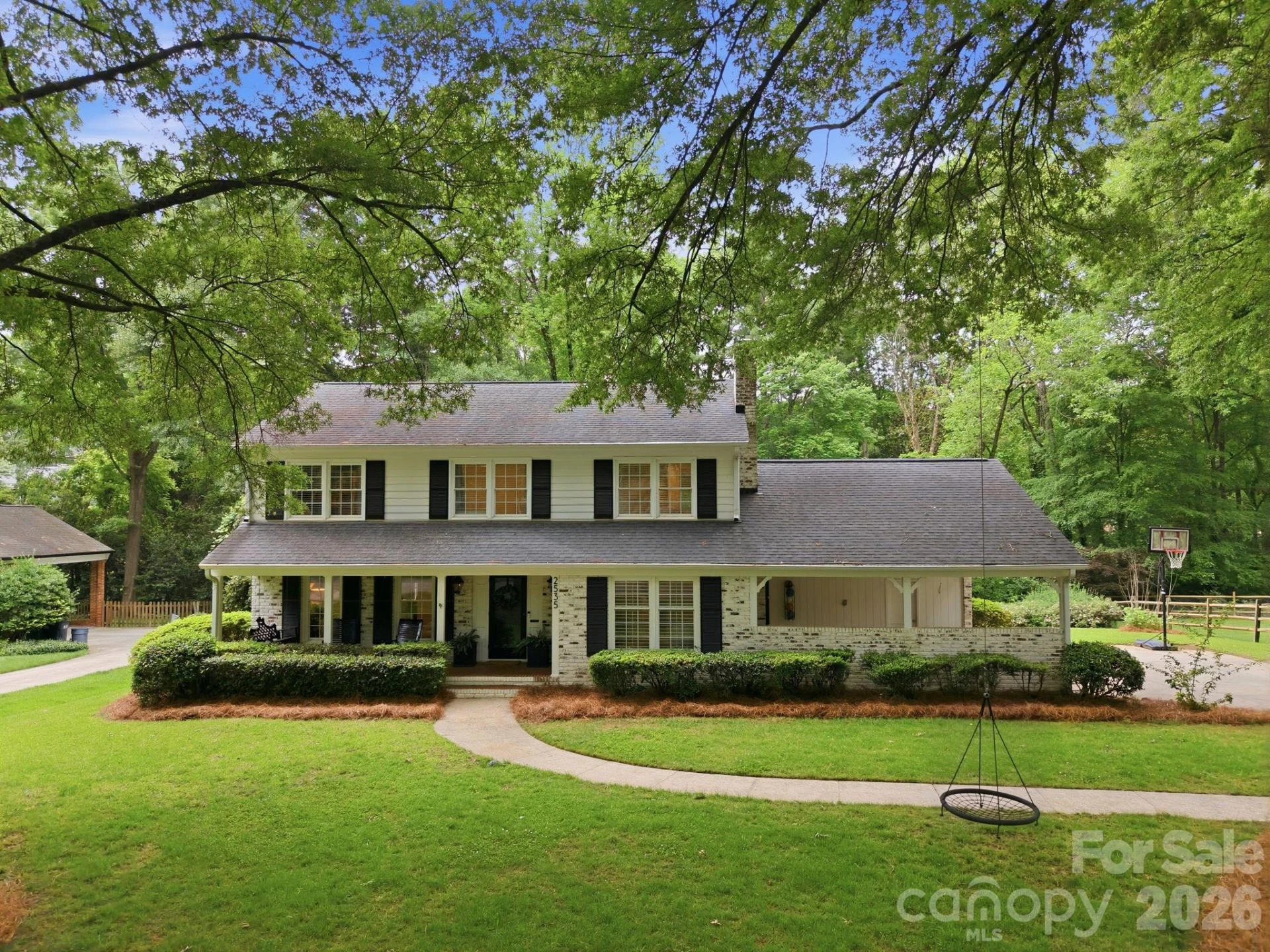 2535 Valencia Terrace - Photo 2