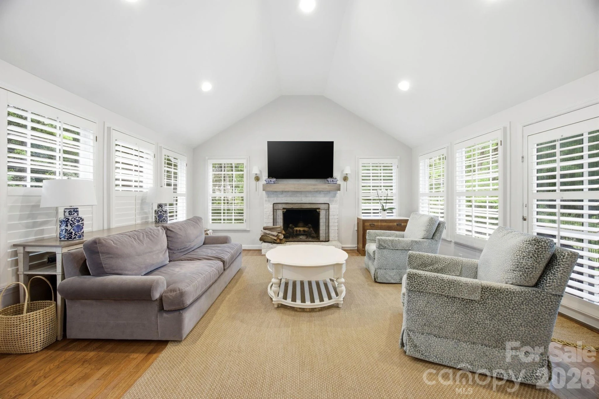 2535 Valencia Terrace - Photo 14