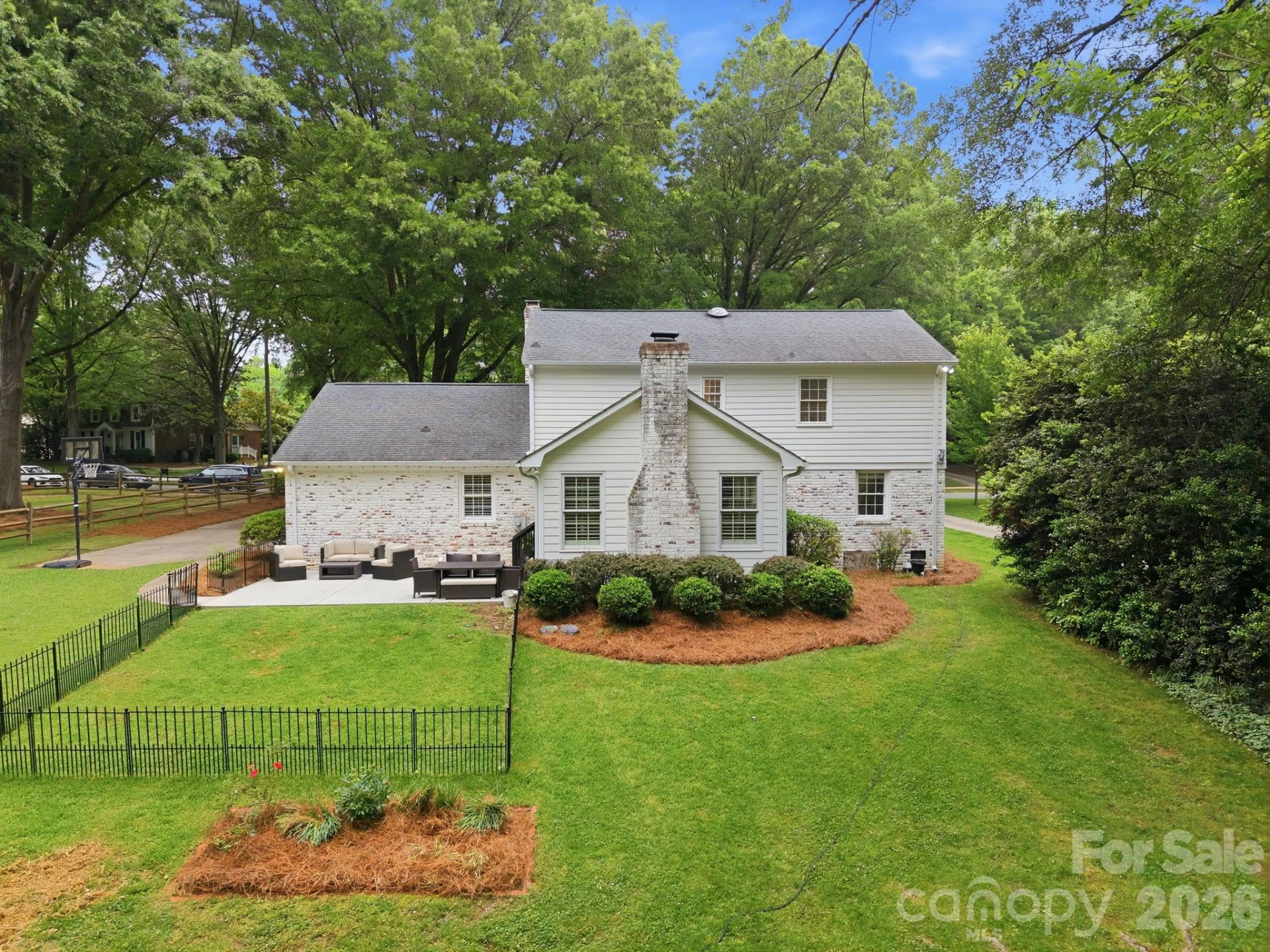 2535 Valencia Terrace - Photo 26