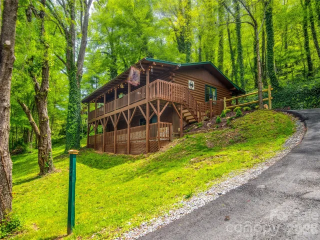 154 Cedarwood Drive, Waynesville, NC, 28785