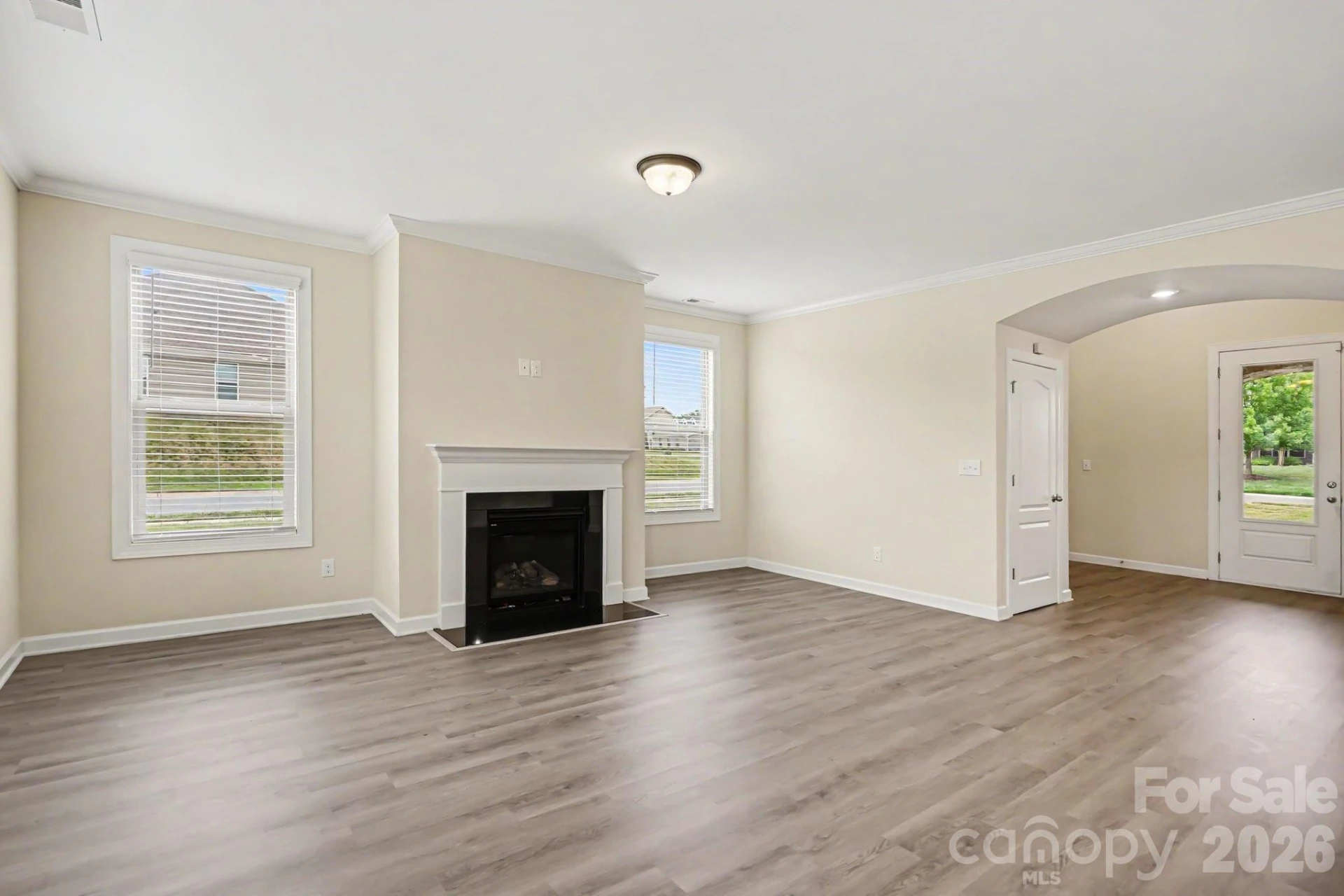 502 Alucio Court - Photo 4