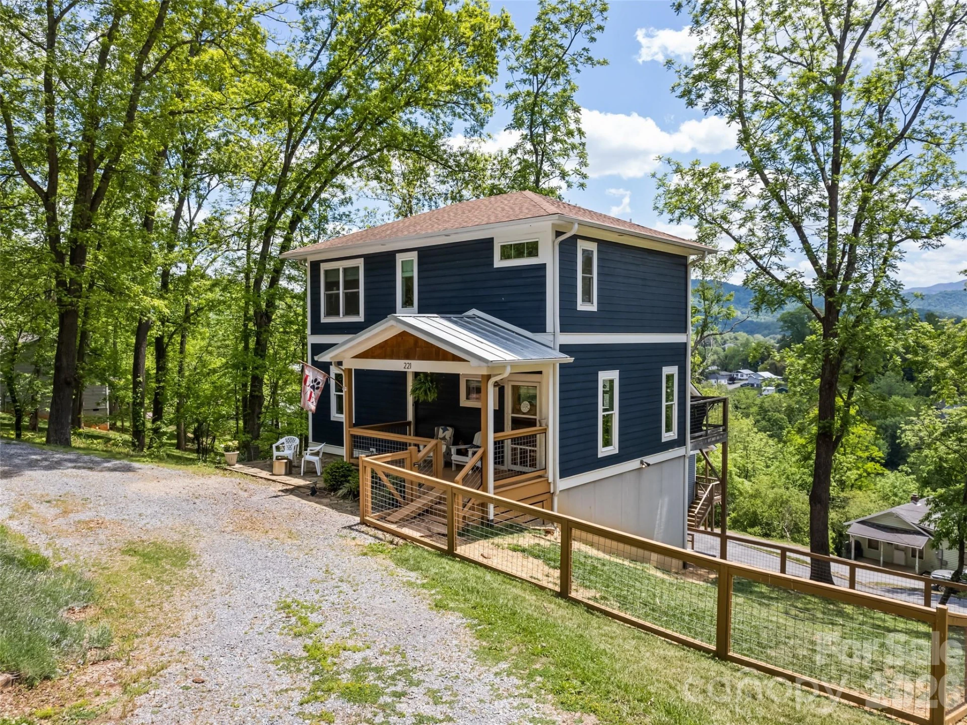 221 Northside Street - Photo 3