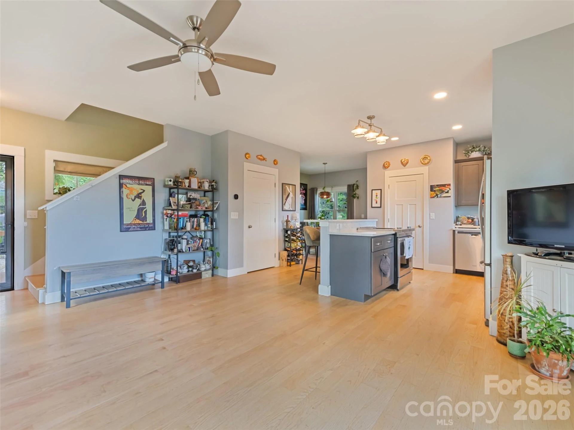 221 Northside Street - Photo 10