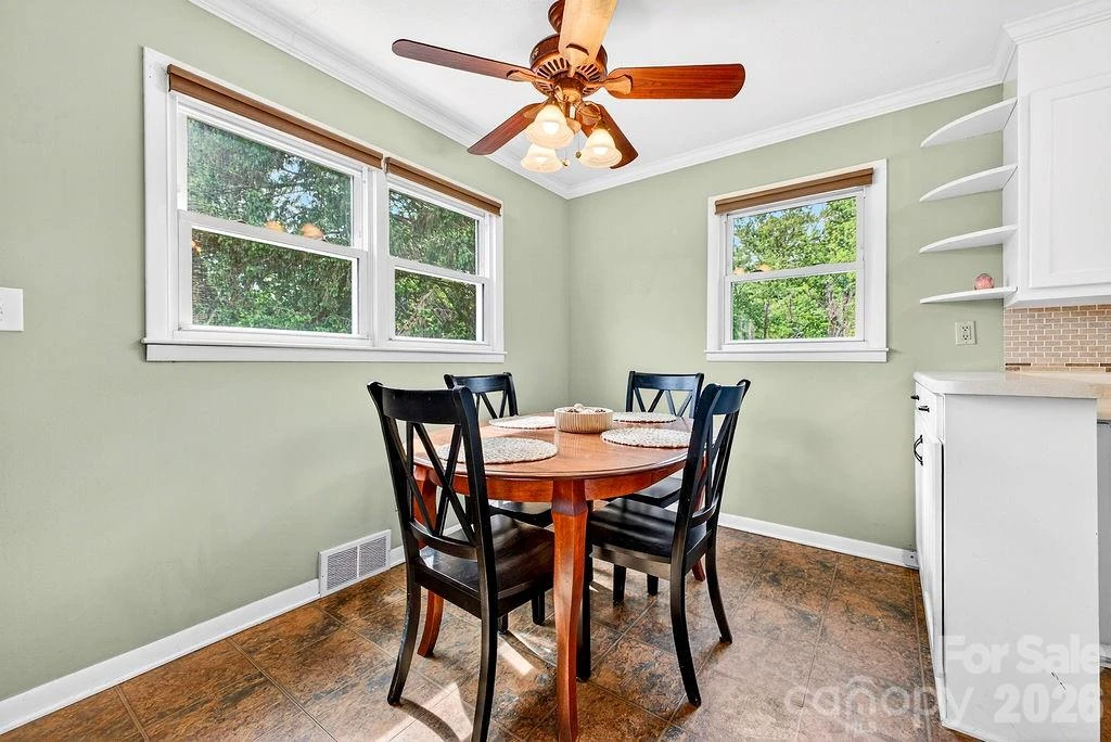 204 Oak Grove Road - Photo 7