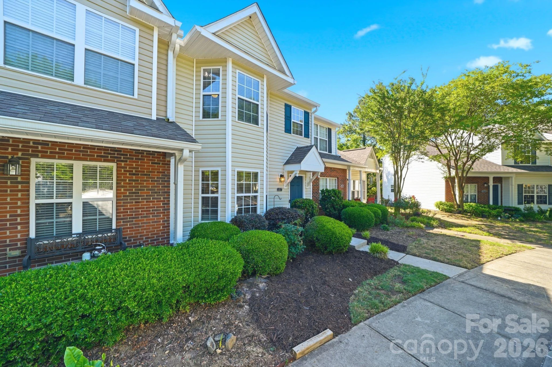 687 Rock Lake Glen - Photo 3