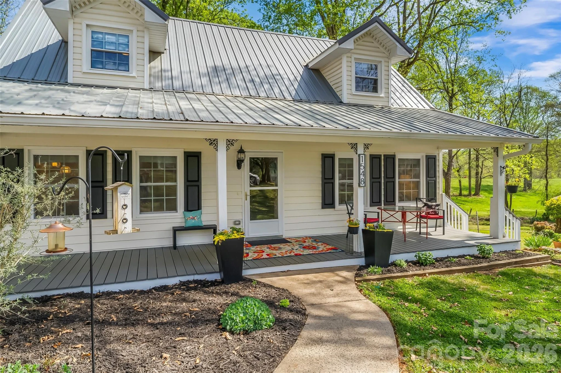 1548 Castell Lane - Photo 3