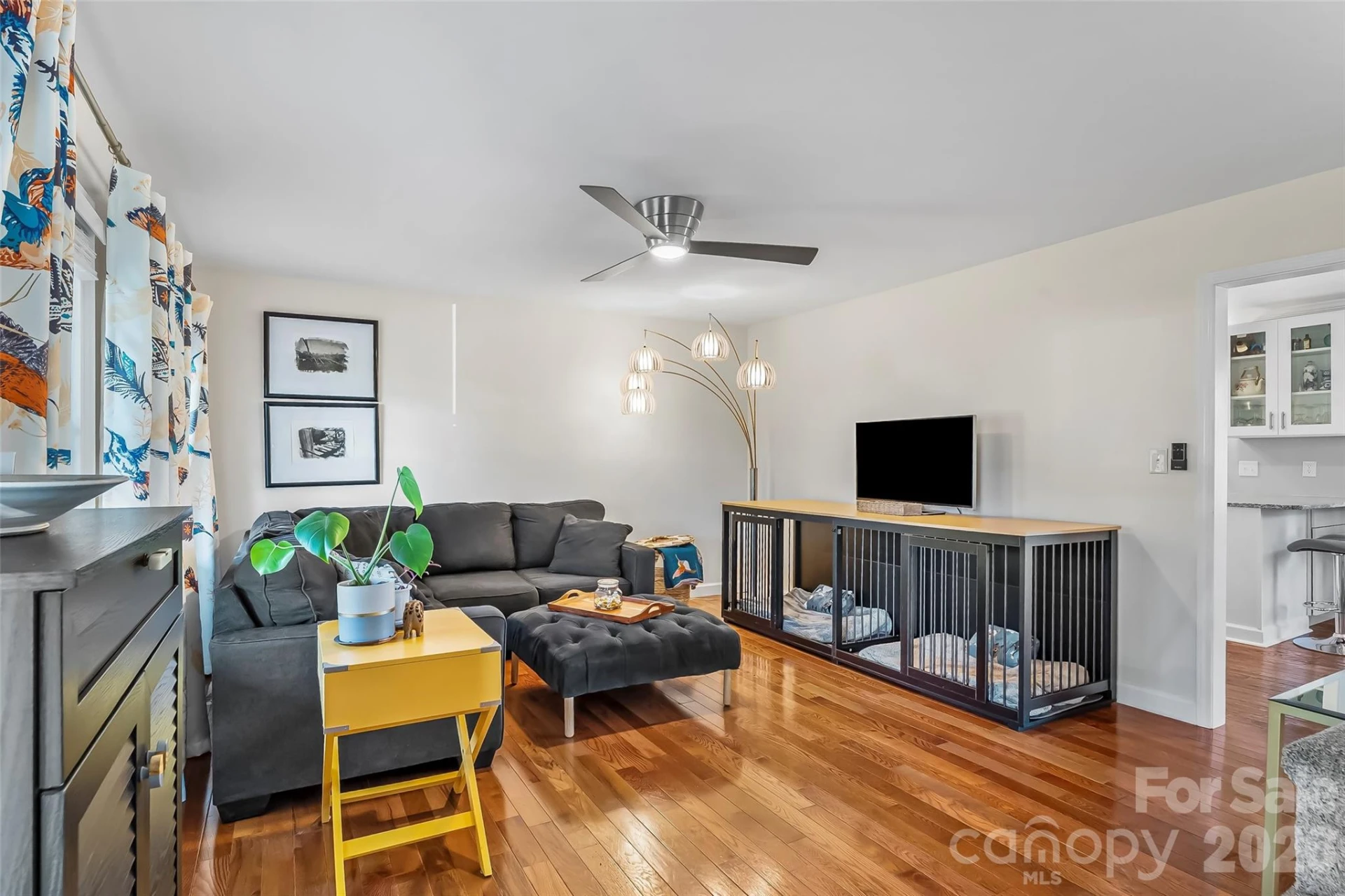 1548 Castell Lane - Photo 5