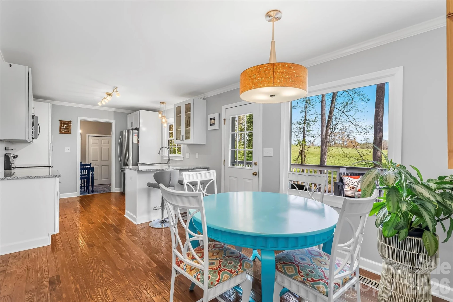 1548 Castell Lane - Photo 8