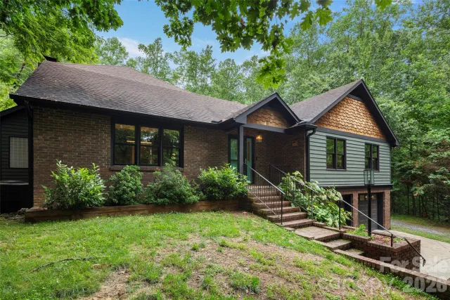 2000 Davis Mountain Road, Hendersonville, NC, 28739