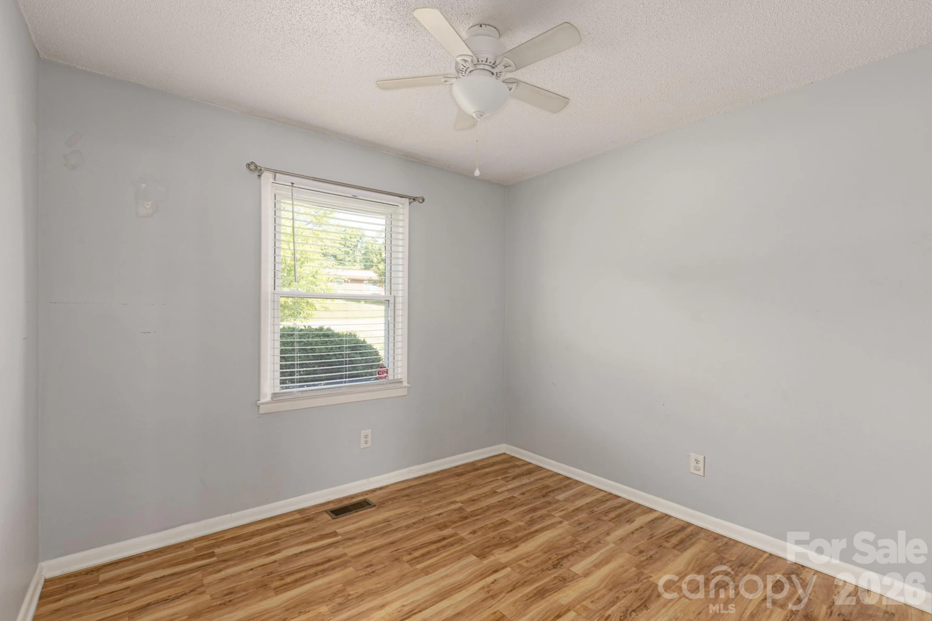 2101 LaMesa Court - Photo 12